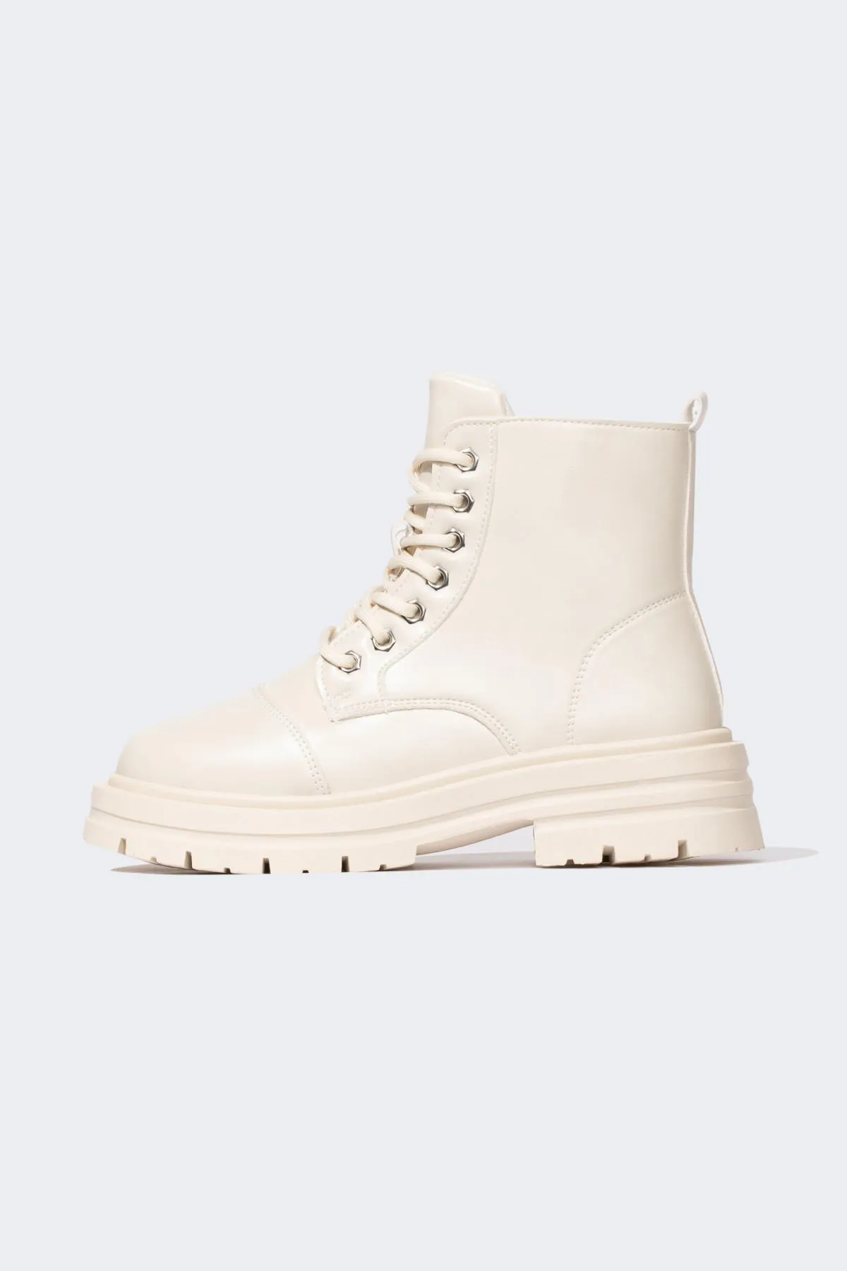 DeFacto  Damenstiefel aus Kunstleder mit flacher Sohle