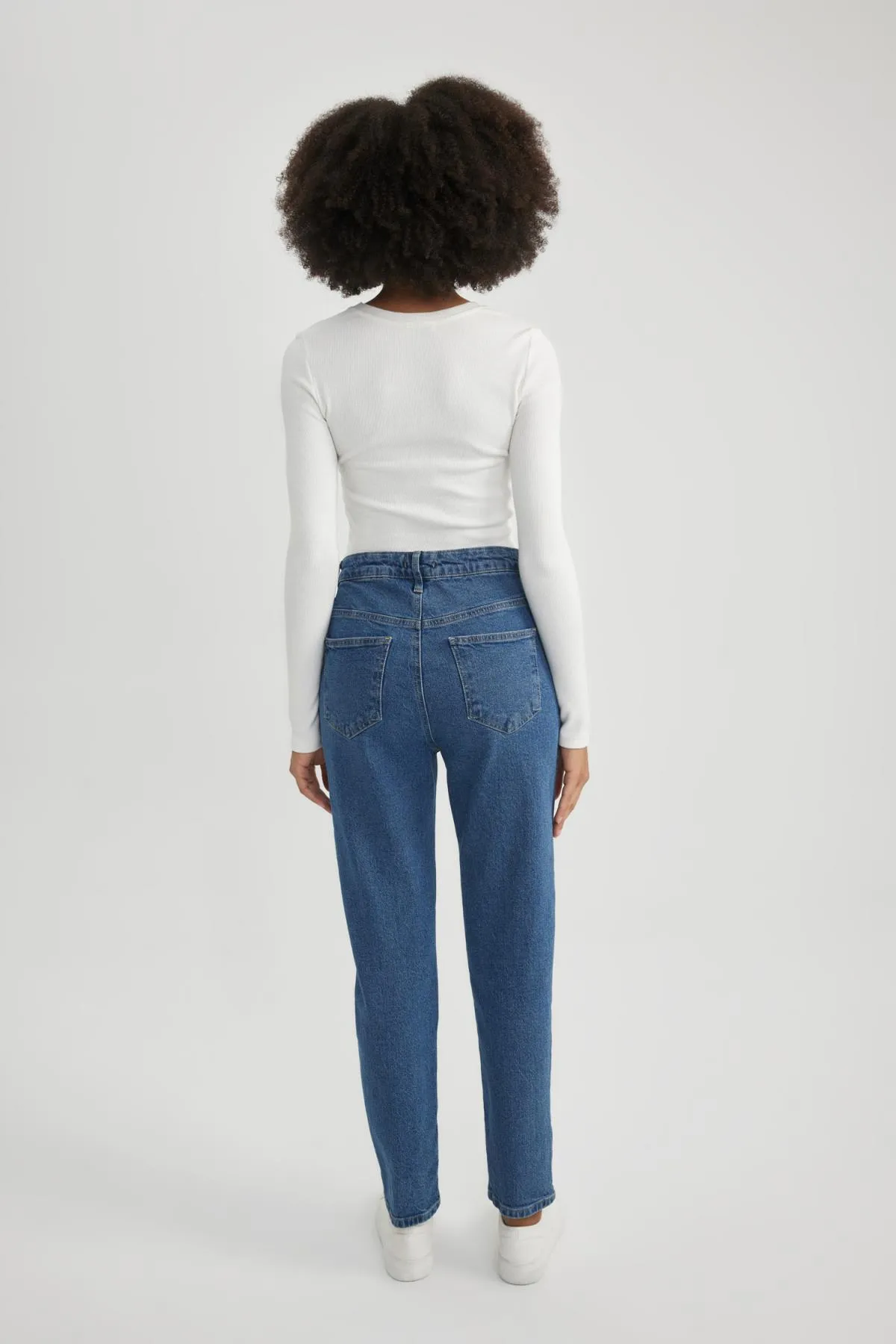 DeFacto  Lina Comfort Mom Fit - Jeans mit hoher Taille und Knöchellänge B5472ax23cw