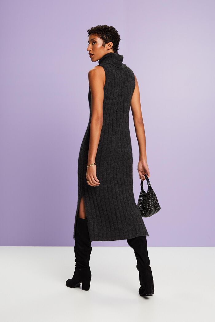 Rippstrick-Midikleid mit Rollkragen