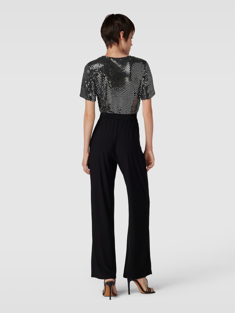 Jumpsuit mit V-Ausschnitt in schwarz