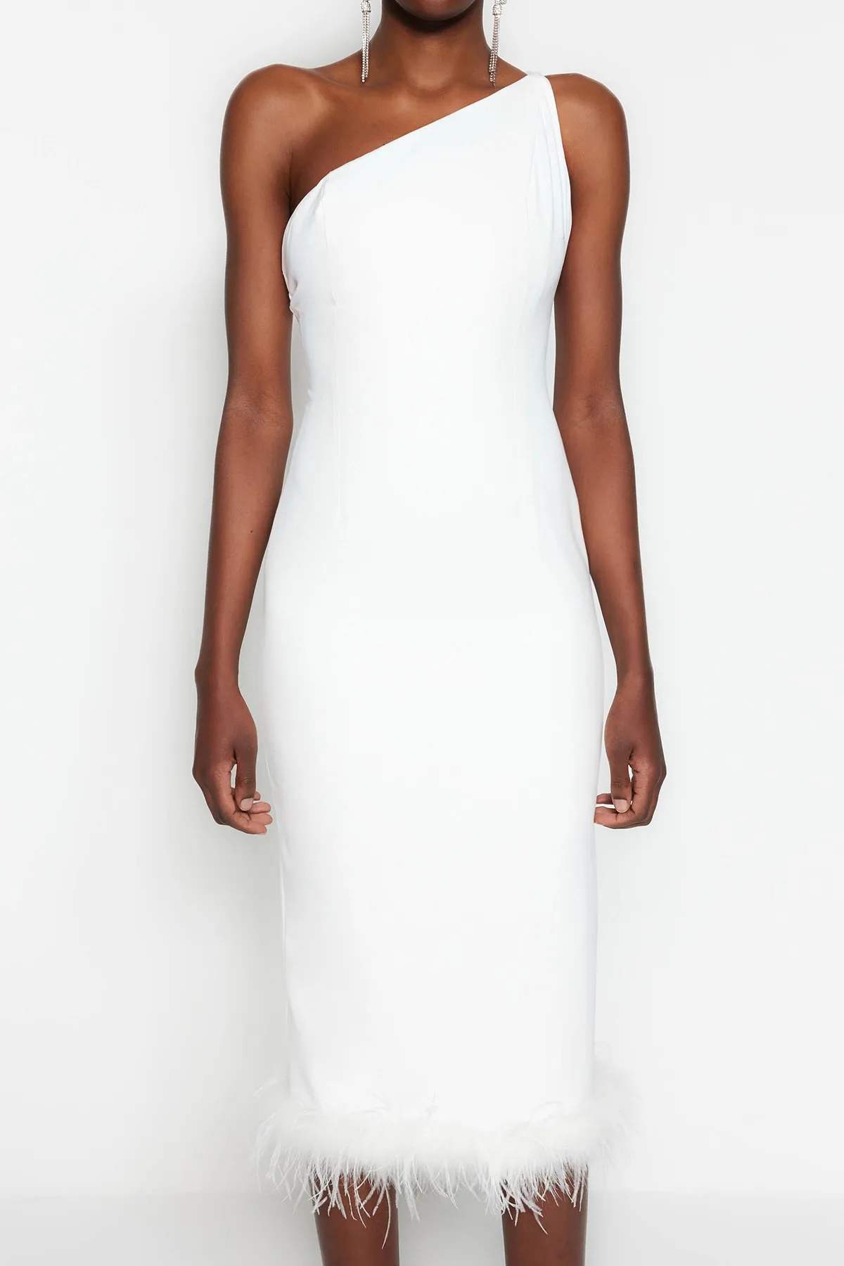 Trendyol Collection  Ecru, figurbetontes, gewebtes Otriche-Brautabendkleid TPRSS23EL00254