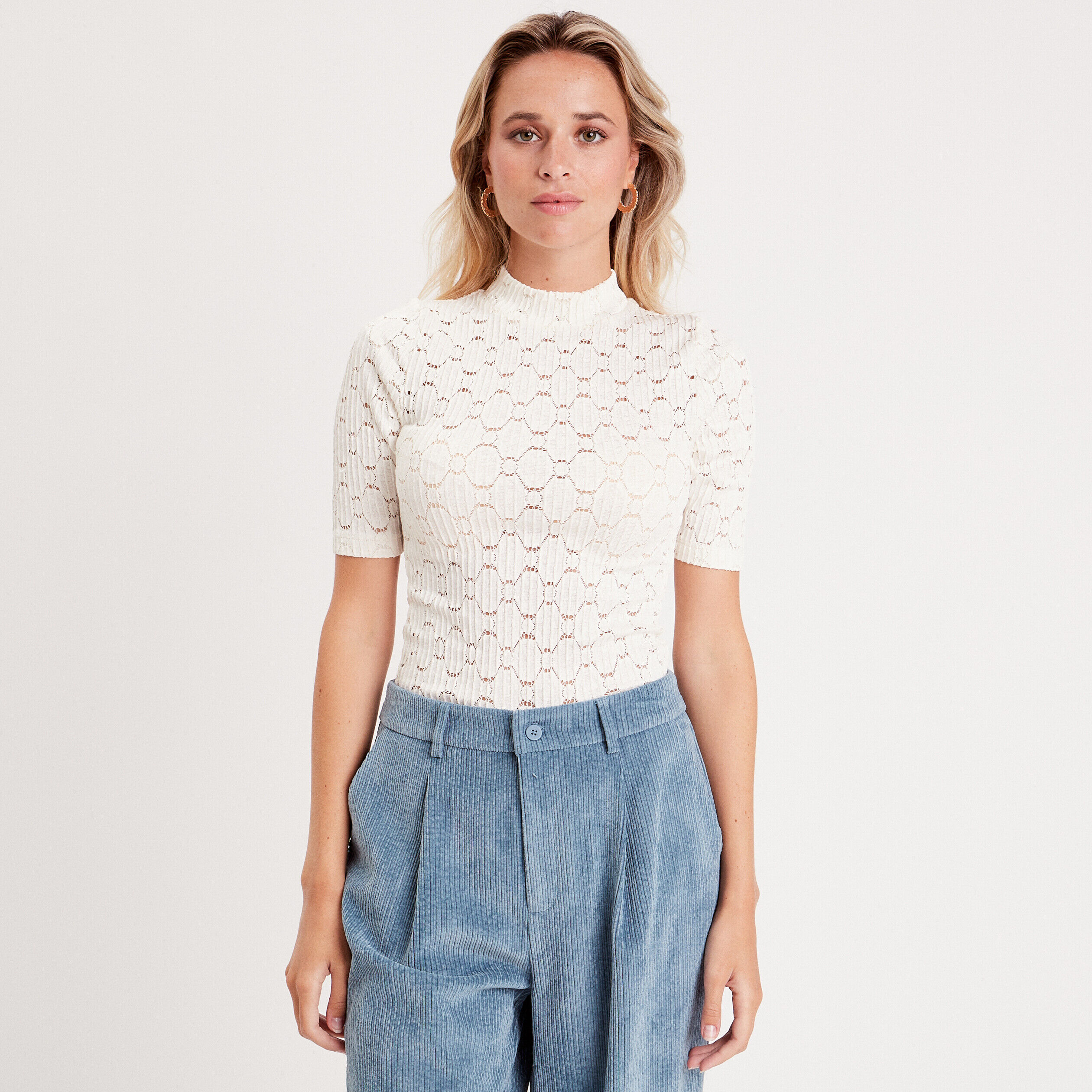 T-shirt ajouré col montant ecru femme | Cache Cache