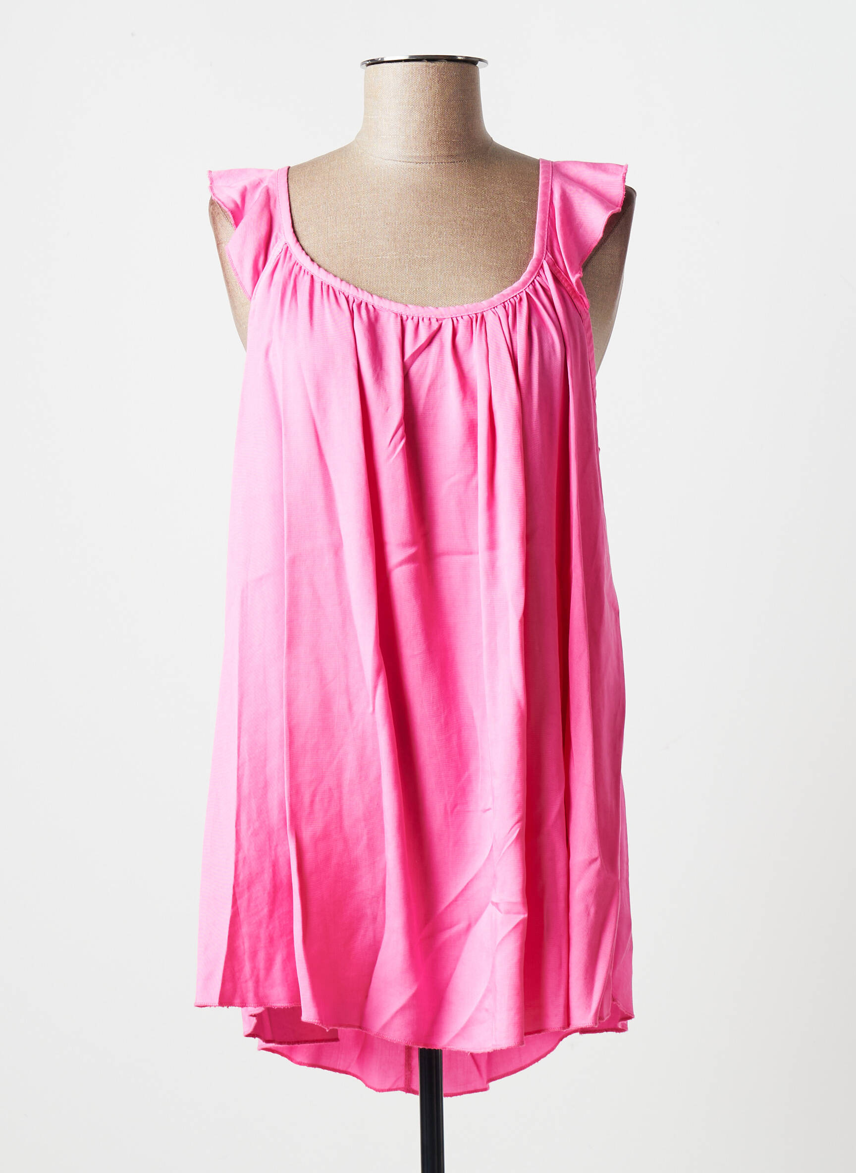 In April 1986 Tuniquemanchecourte Femme couleur rose