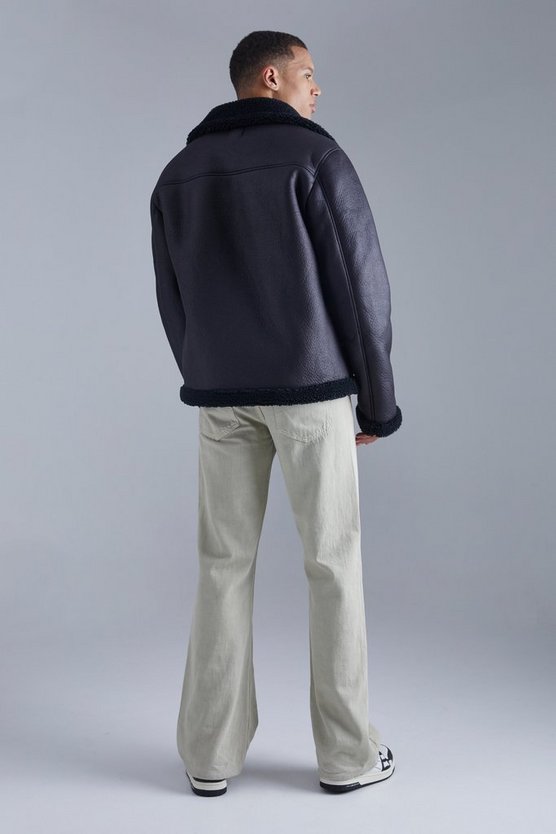 Tall PU-Fliegerjacke mit Borg-Detail