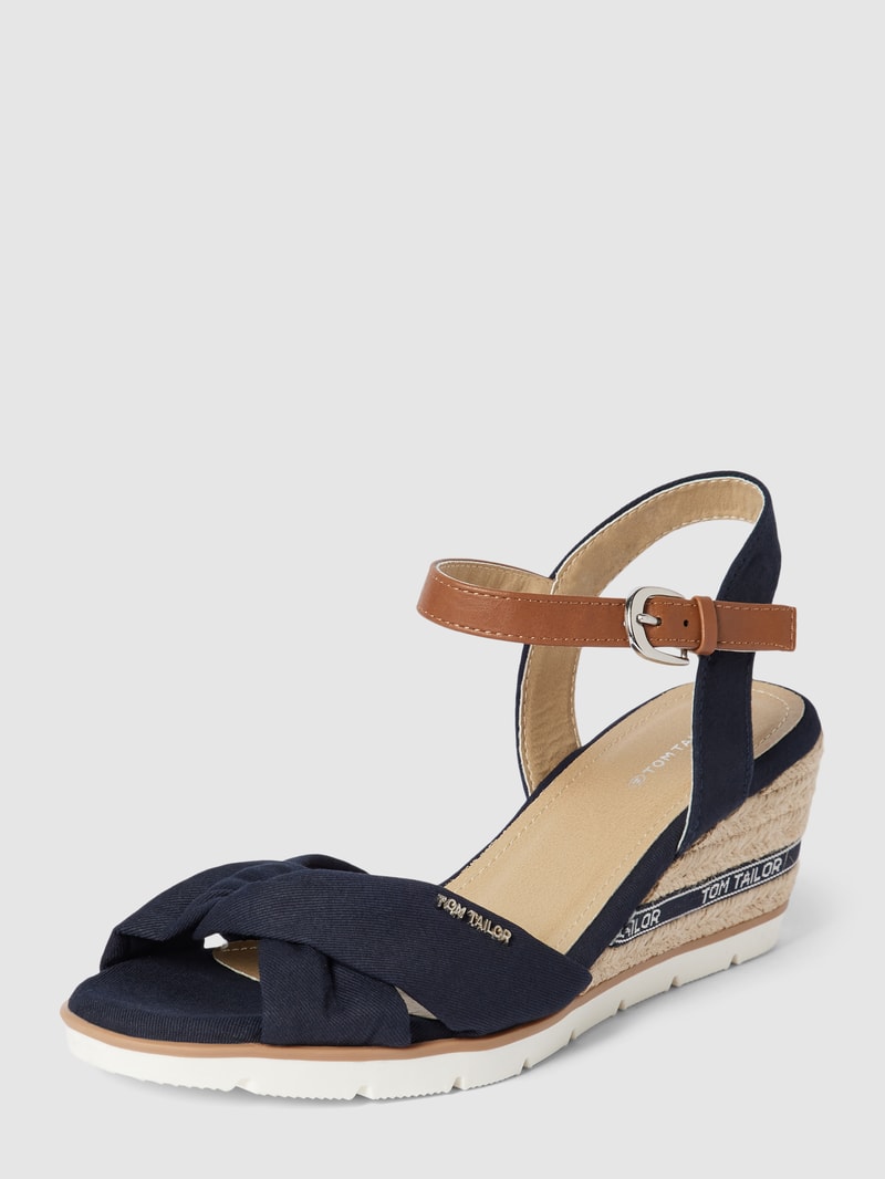 Wedges mit Label-Details in marineblau