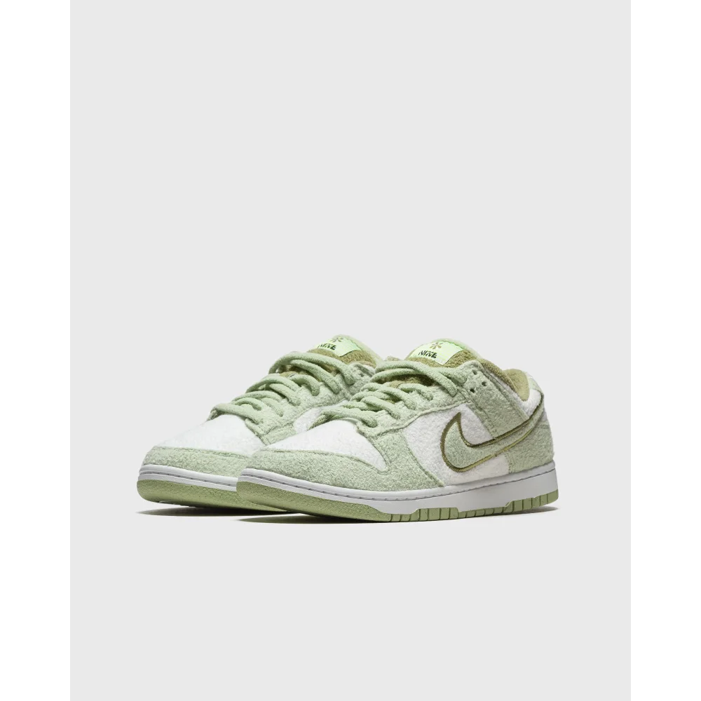 Nike Dunk WMNS Low SE DQ7579 300 / grün