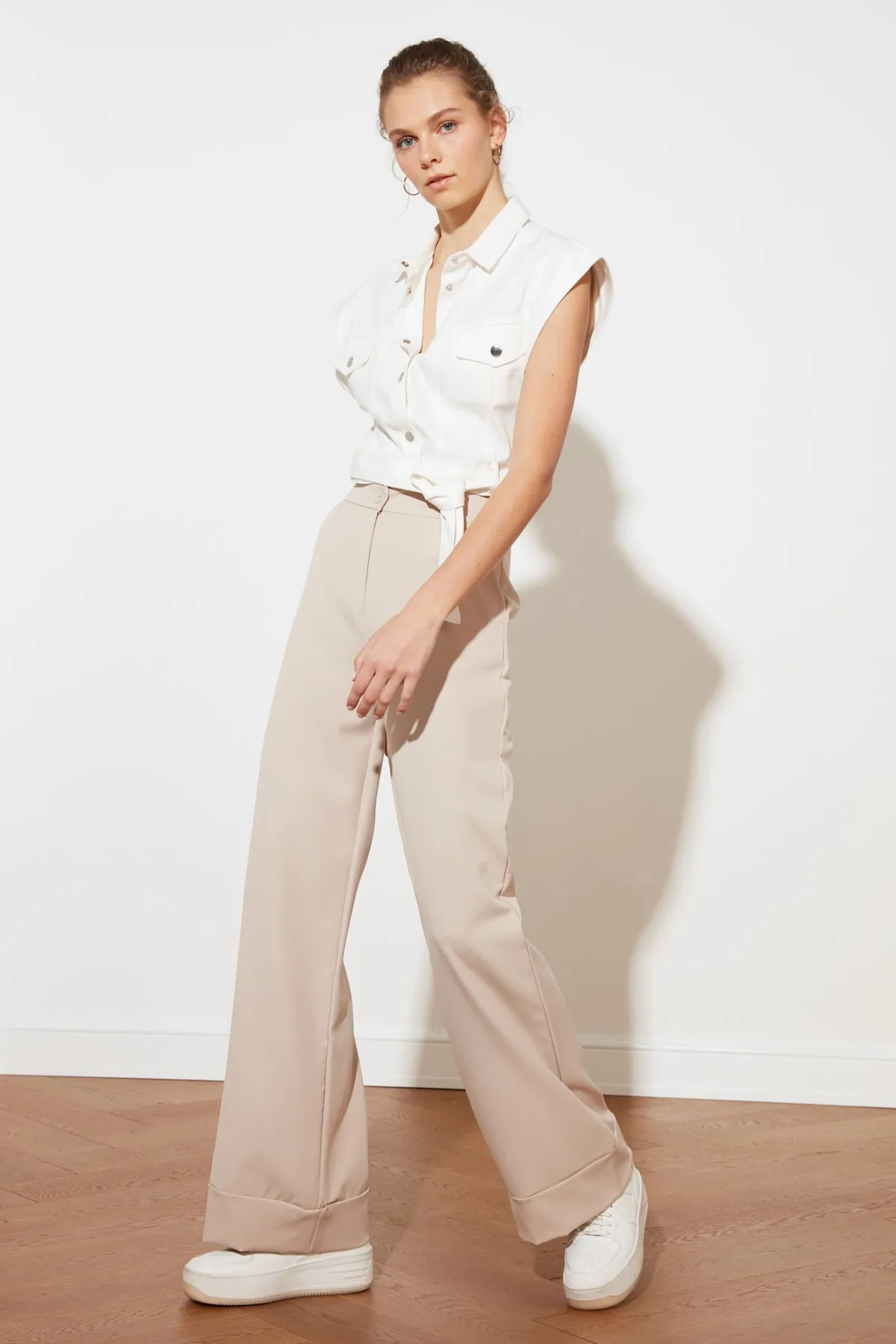 Trendyol Collection  Steinige Webhose mit weitem Bein TWOSS19ST0179