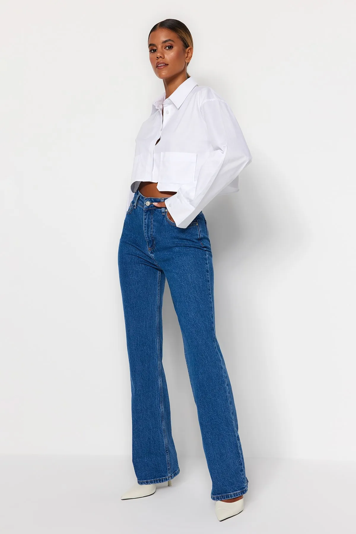 Trendyol Collection  Blaue bequeme Jeans mit hoher Taille und weitem Bein TWOAW24JE00069