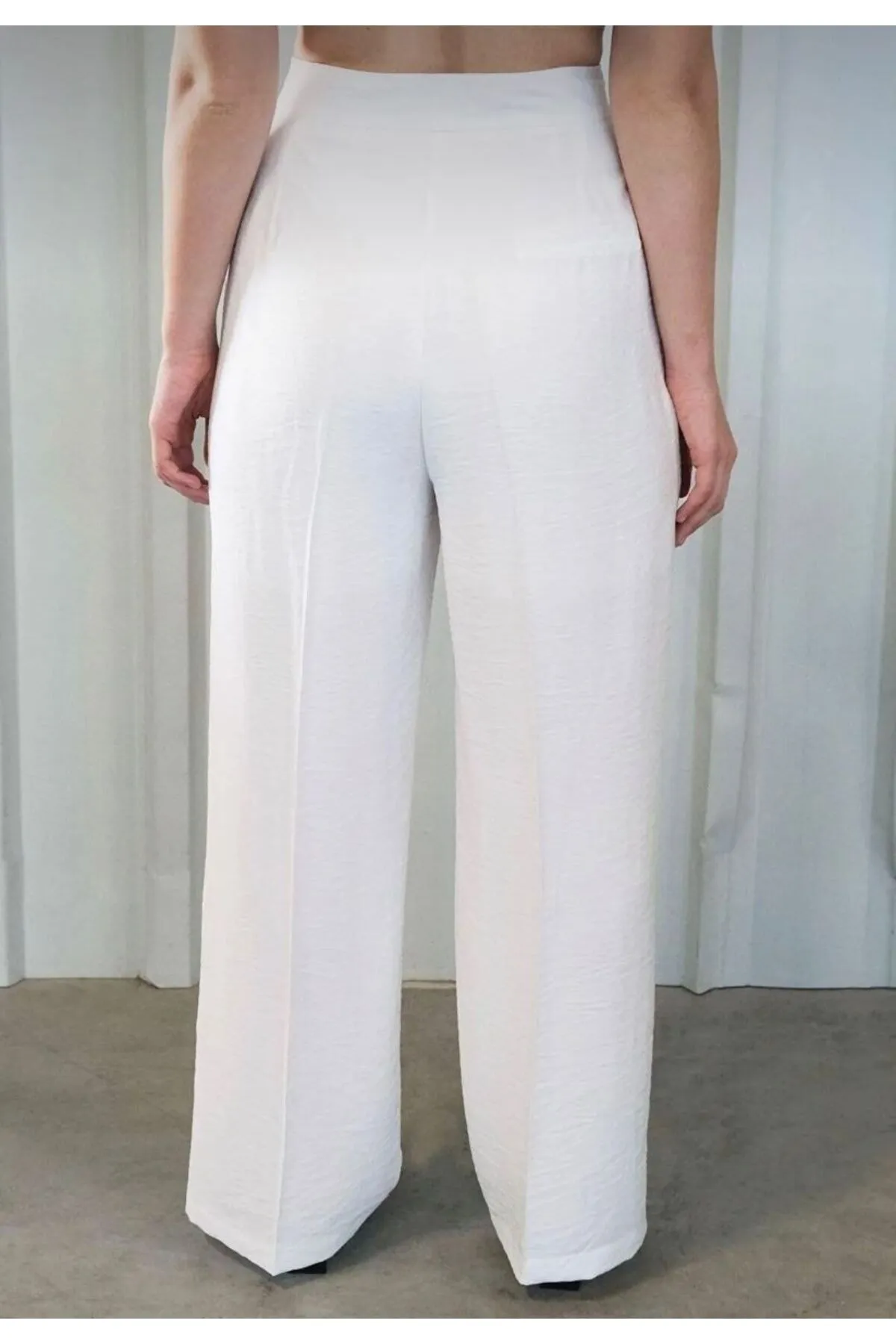 Laluvia  Weiße Hose mit weitem Bein und detaillierter Taille