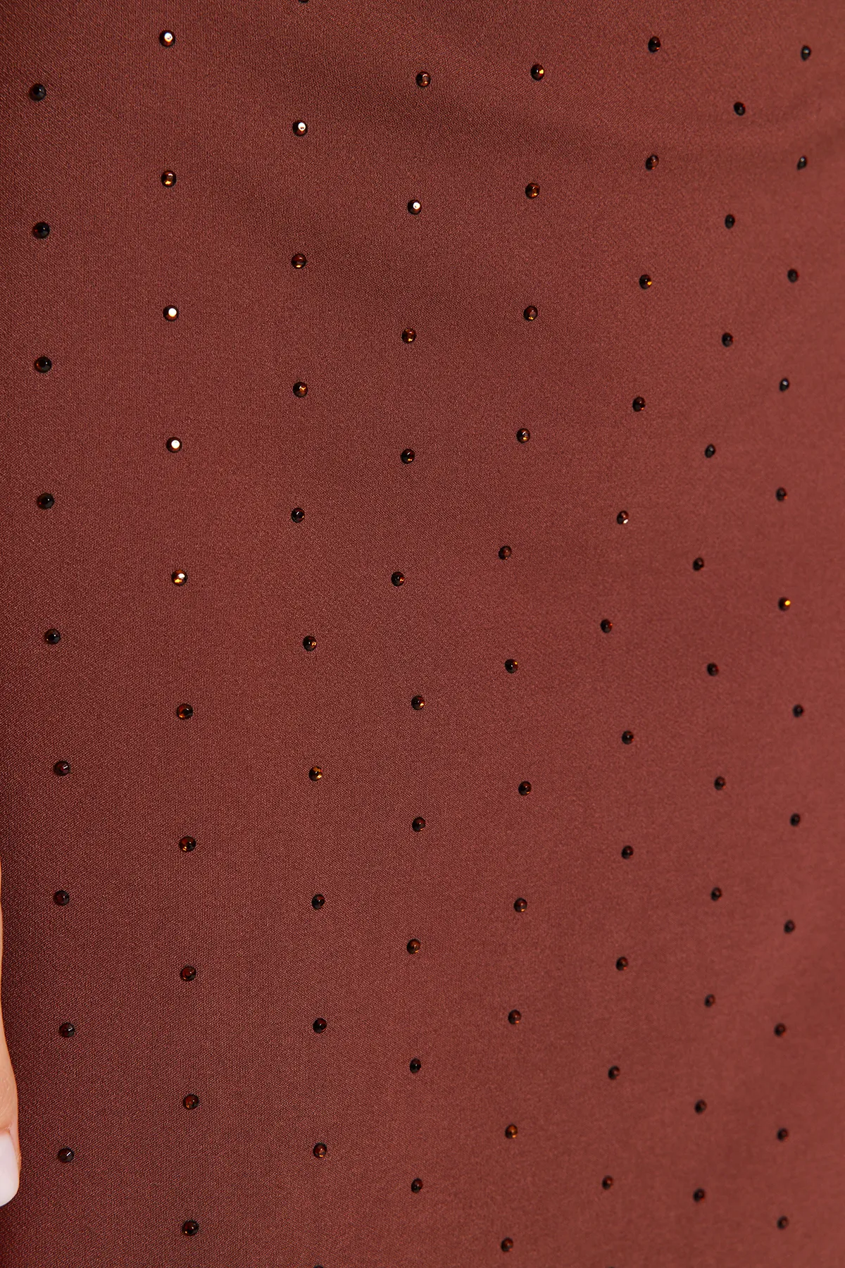 Trendyol Collection  Braunes, figurbetontes, gefüttertes, gewebtes, glänzendes Stein-Elegantes Abendkleid TPRSS23EL00476