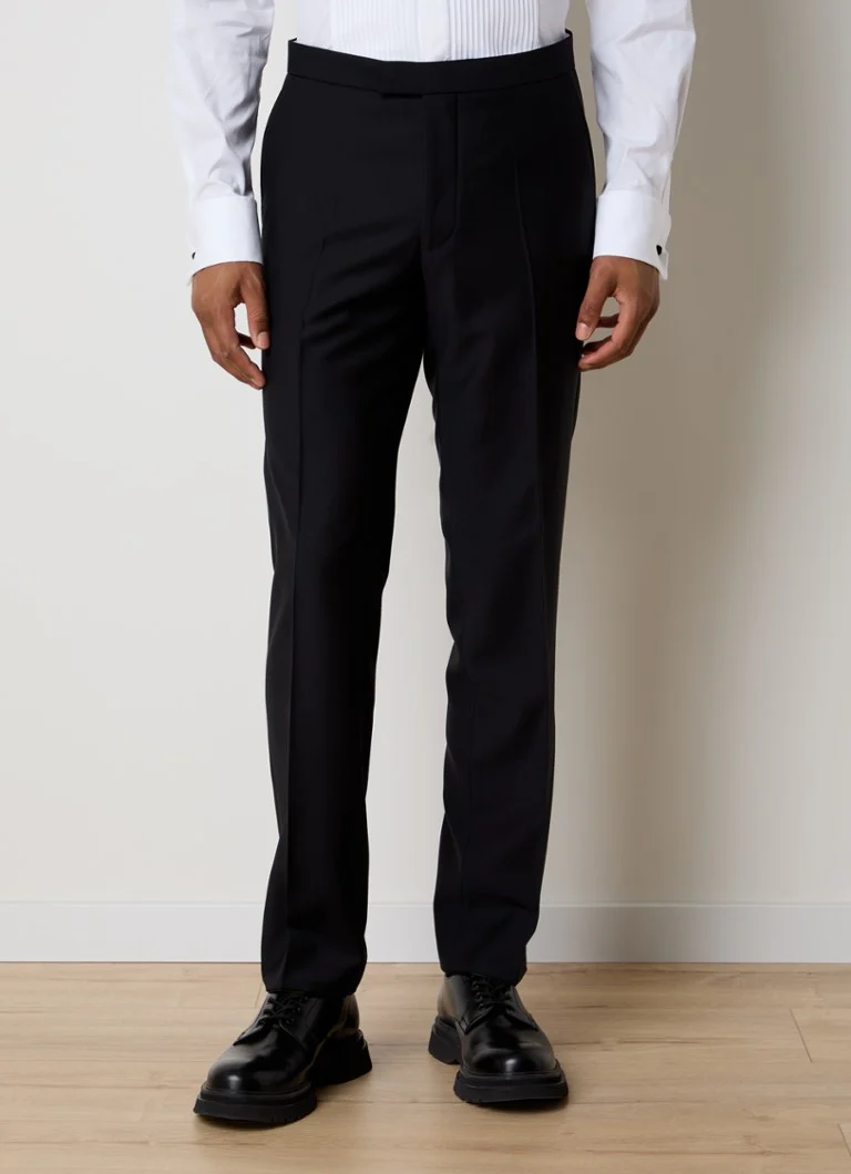 Pantaloni eleganți din lână Denz de la Oscar Jacobson, cu o croială rafinată și opțiune de călcare.