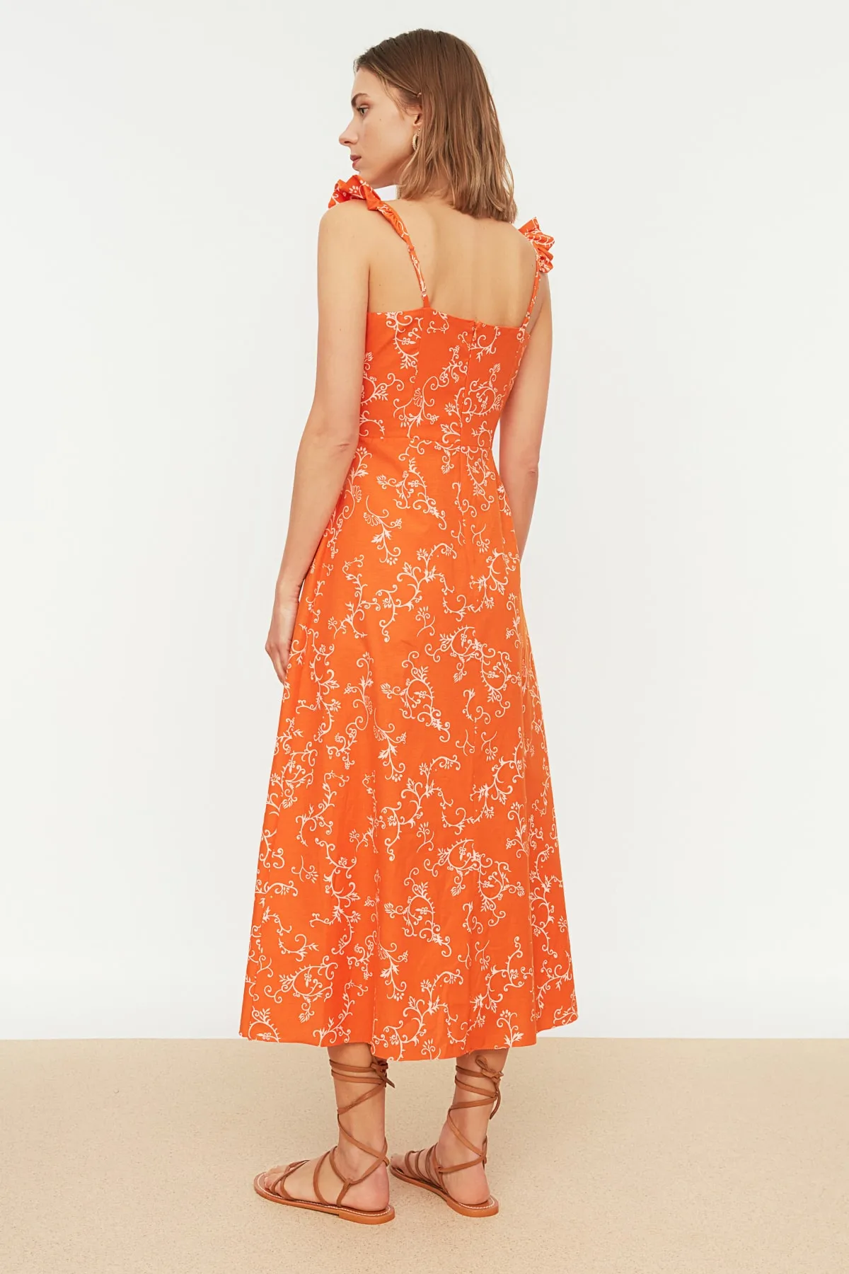 Trendyol Collection  Orangefarbenes, zweireihiges, gewebtes Kleid mit Kragen und Trägern TWOSS21EL1297