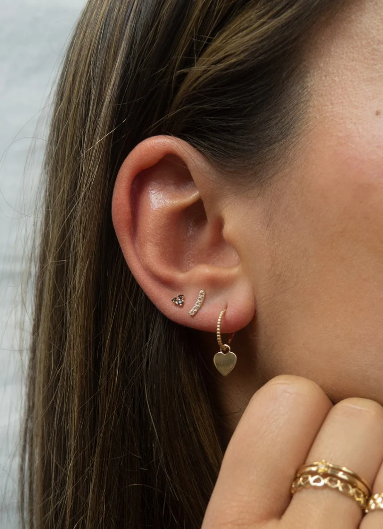 Jackie 14K Gold Eleonore Moon -nappikorvakorut 14 karaatin keltakullasta ja topaasilla