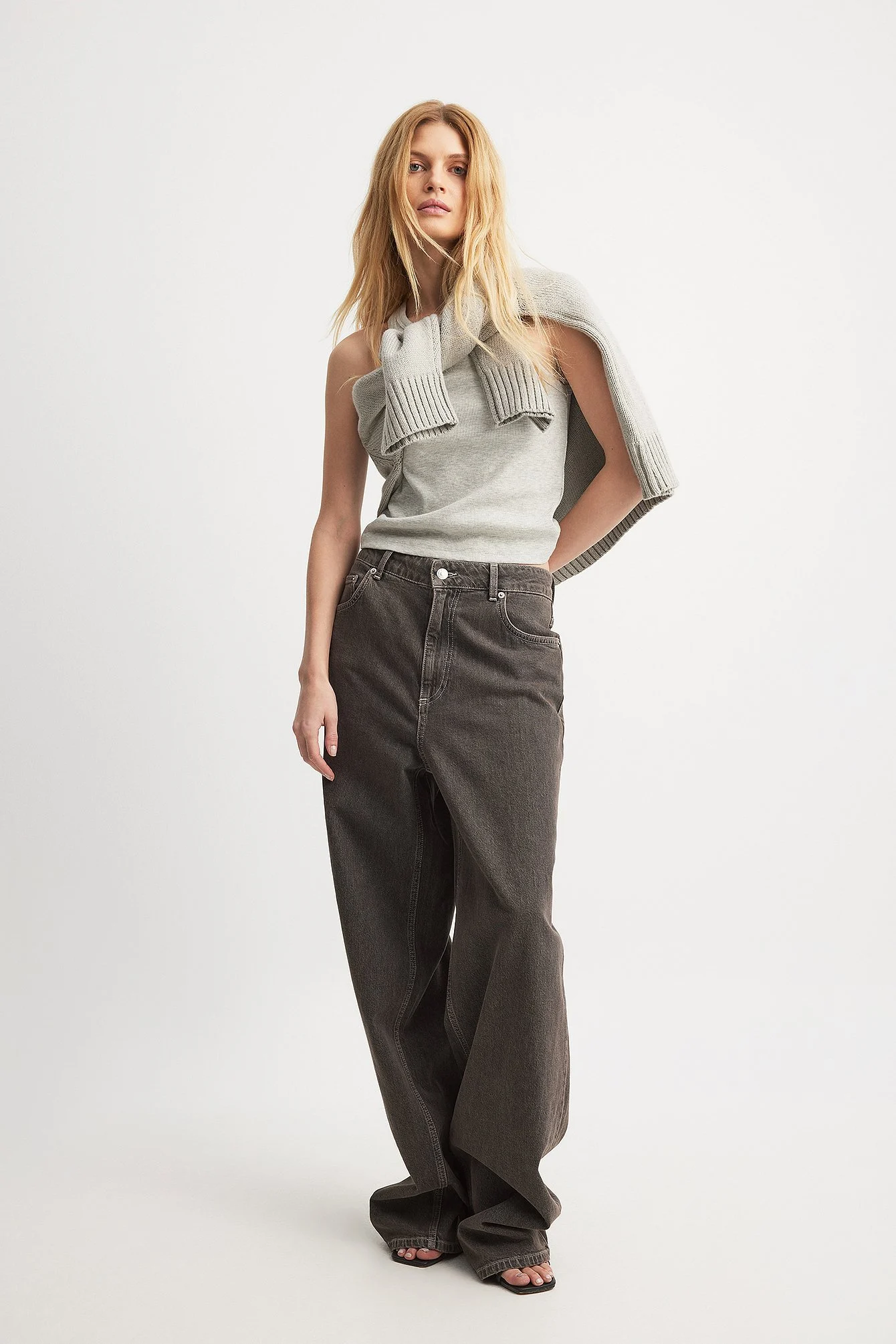 Weite Jeans mit tiefer Taille