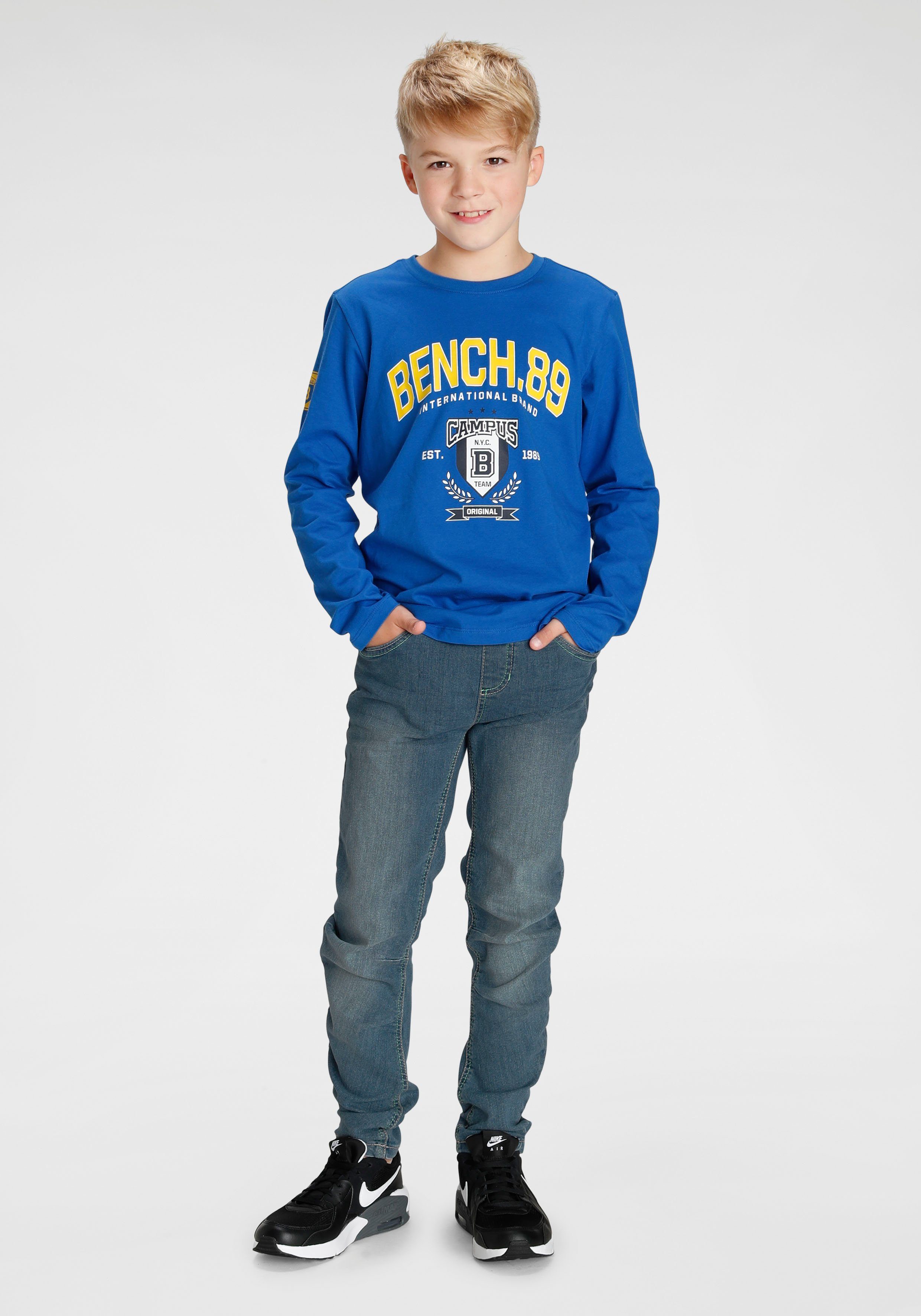 Bench. Langarmshirt Bench.89