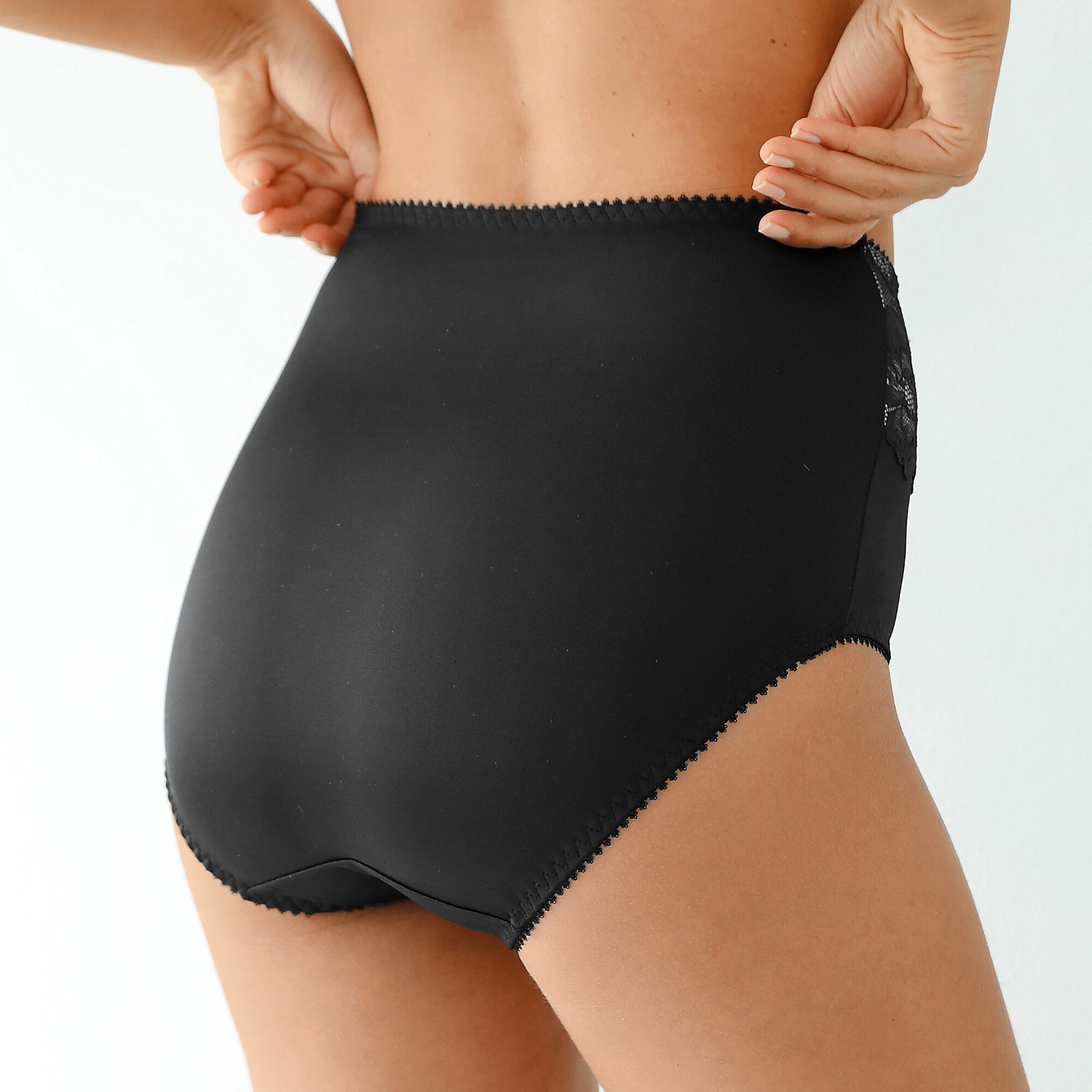 Gaine amincissante dentelle et microfibre
