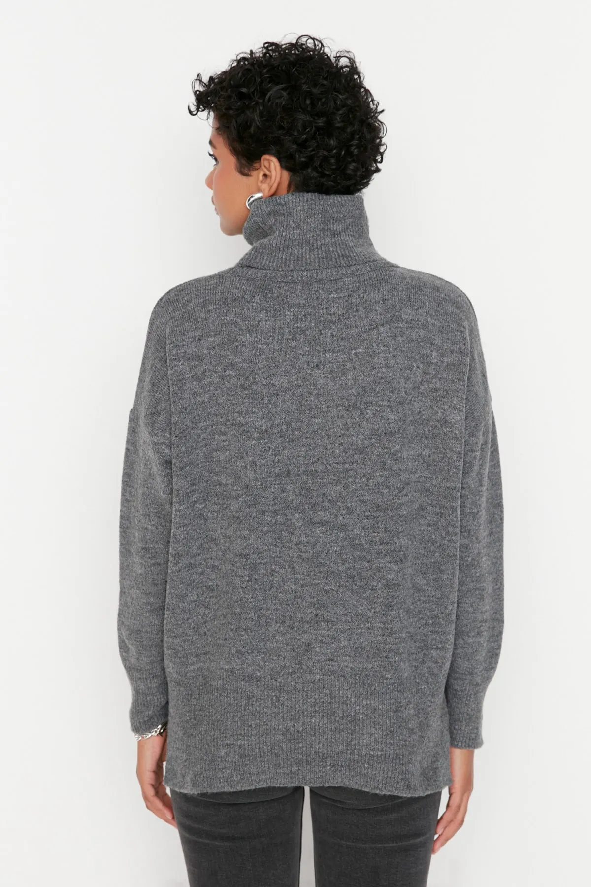 Trendyol Collection  Anthrazitfarbener Rollkragenpullover mit weicher Struktur TWOAW20XS0026