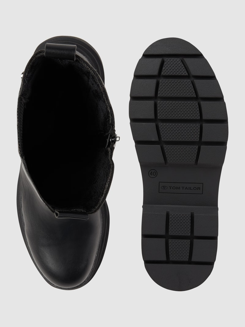 Boots in Leder-Optik in schwarz