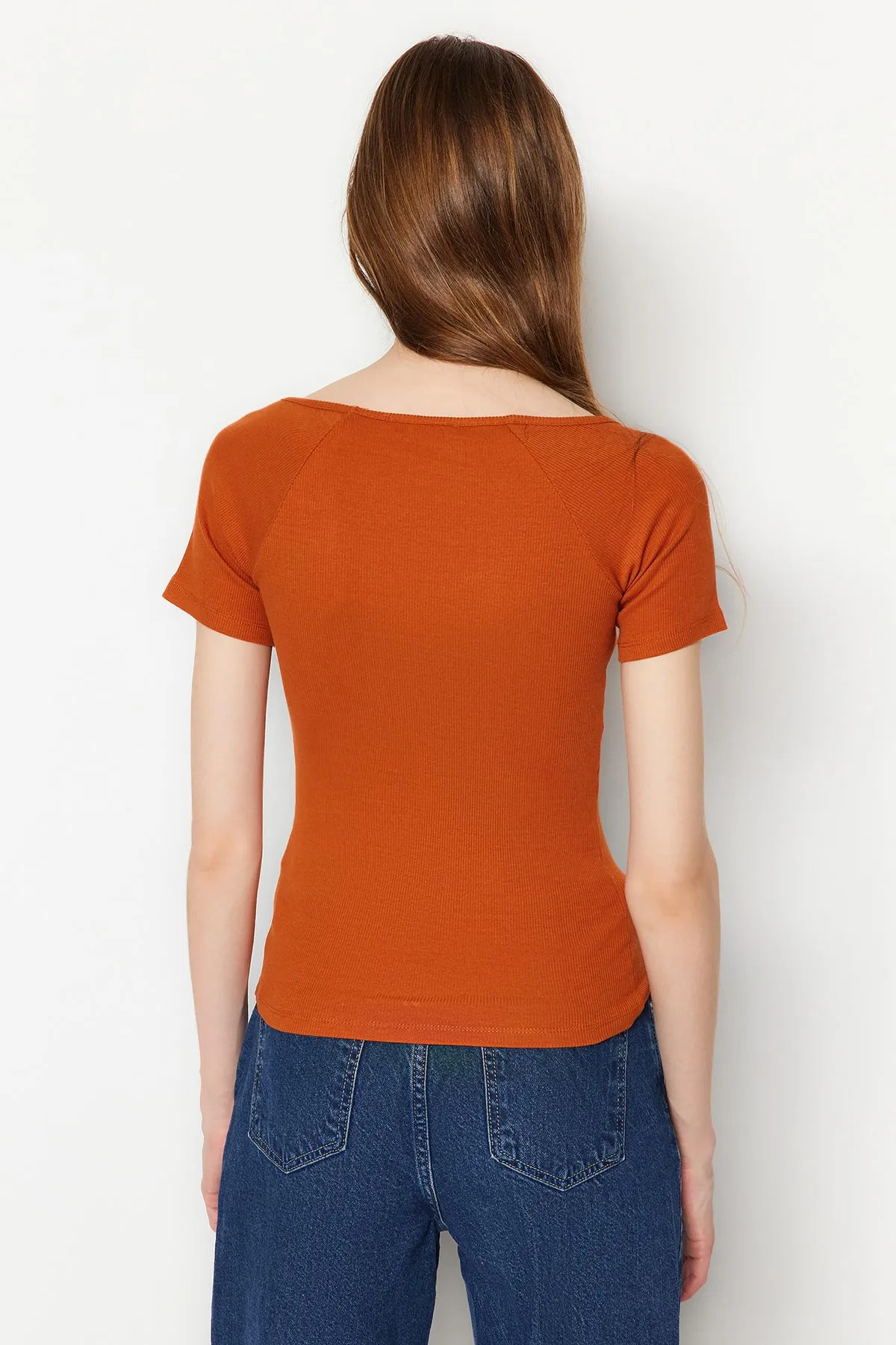 Trendyol Collection  Zimtfarbene, taillierte Strickbluse aus Baumwollstretch TWOSS21BZ0579