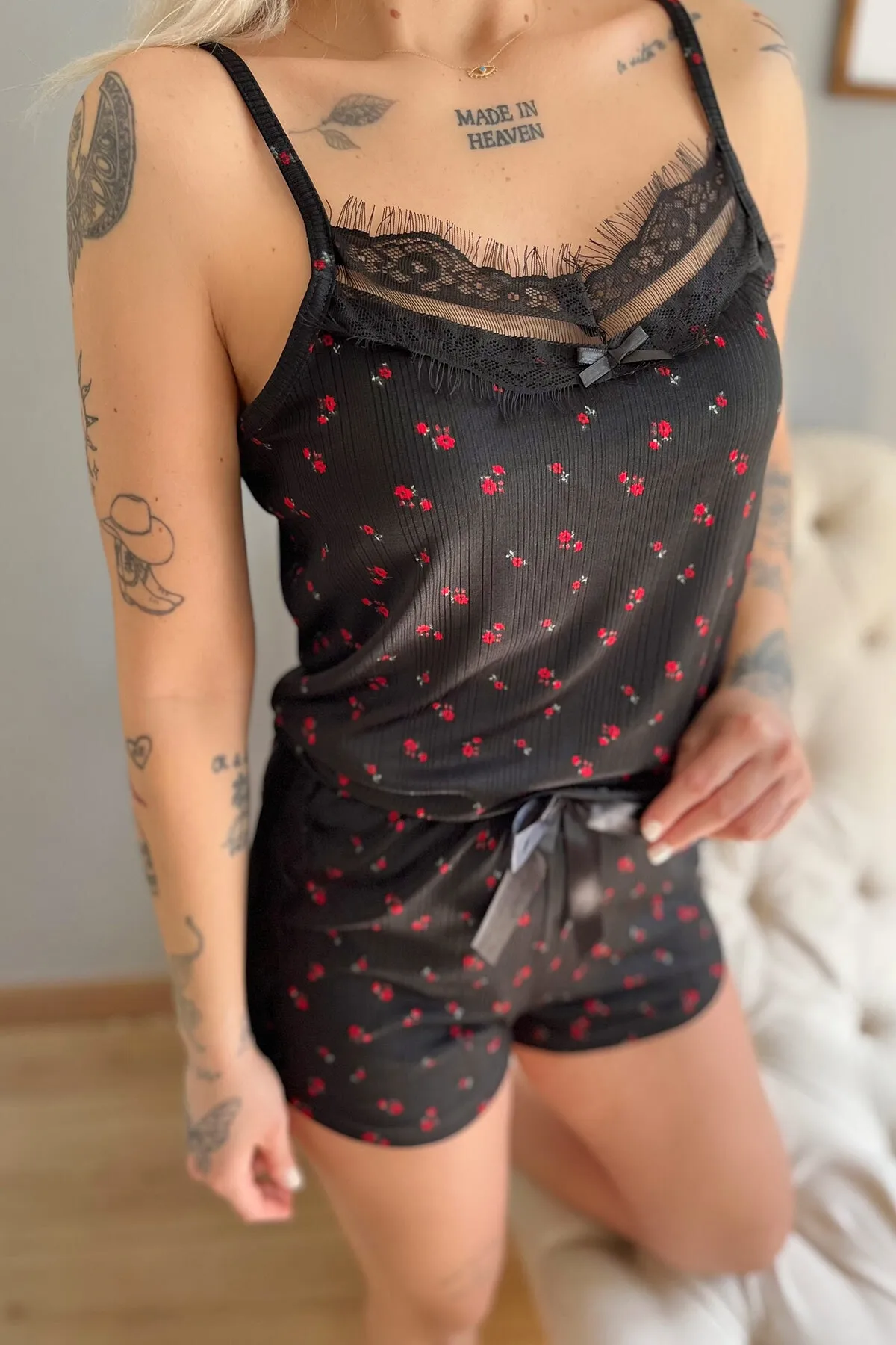 Pijamaevi  Minimal florales Pegasus-Spitzen-Strick-Pyjama-Set mit Seil-Träger-Shorts
