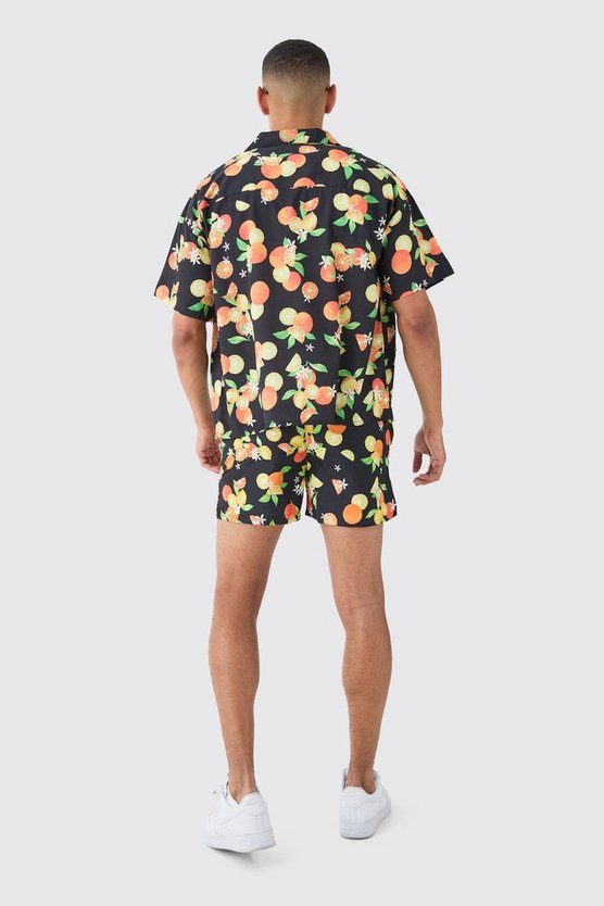 Obst-Hemd und Badehose