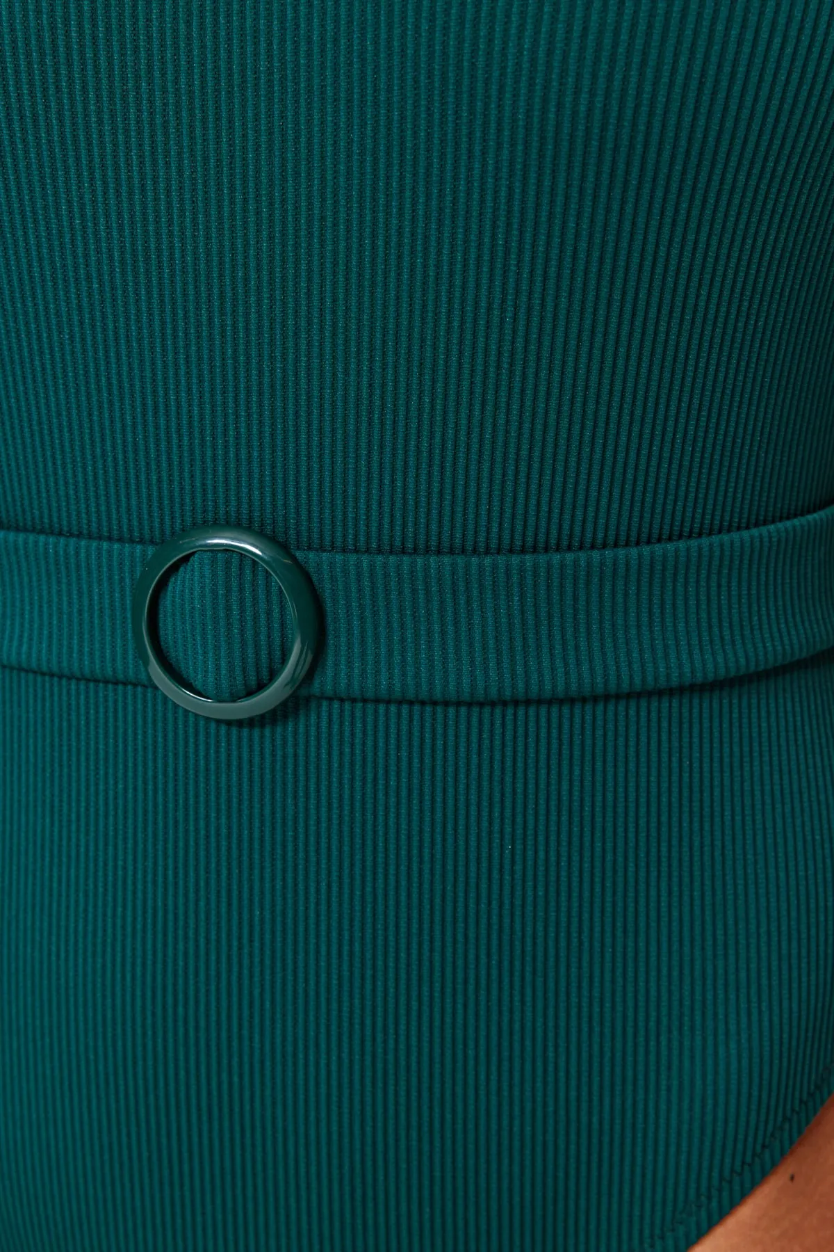 Trendyol Collection  Grüner, strukturierter Badeanzug mit Rüschen und Gürtel TBESS21MA0039