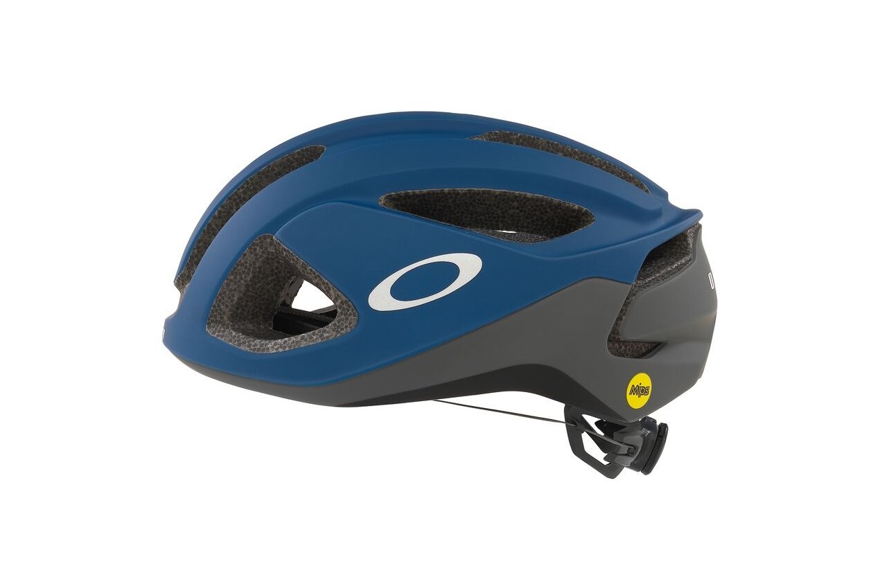 Oakley ARO3