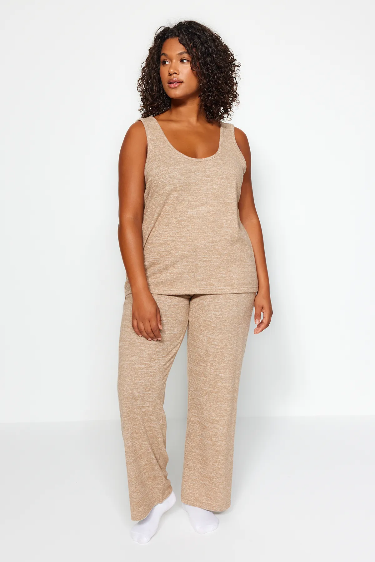 Trendyol Curve  Beiges, weiches Strickoberteil und -unterteil-Set TBBAW24CP00022