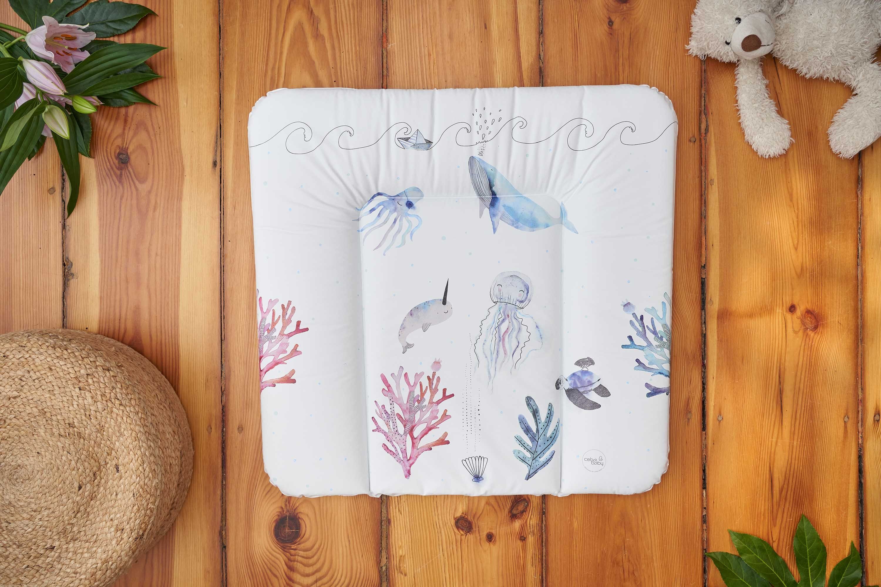 CEBA BABY Wickelauflage Weiche Baby Wickelunterlage 75 x 72 cm / 85 cm x 75 cm, Wickeltischauflage für Baby - abwaschbar - wasserdicht - Made in EU