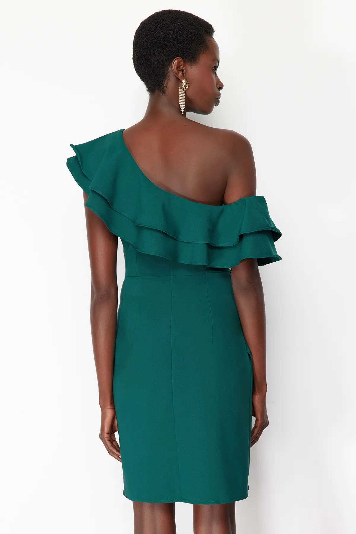 Trendyol Collection  Smaragdgrünes, einärmliges, gerüschtes, elegantes Abendkleid TPRSS24EL00013