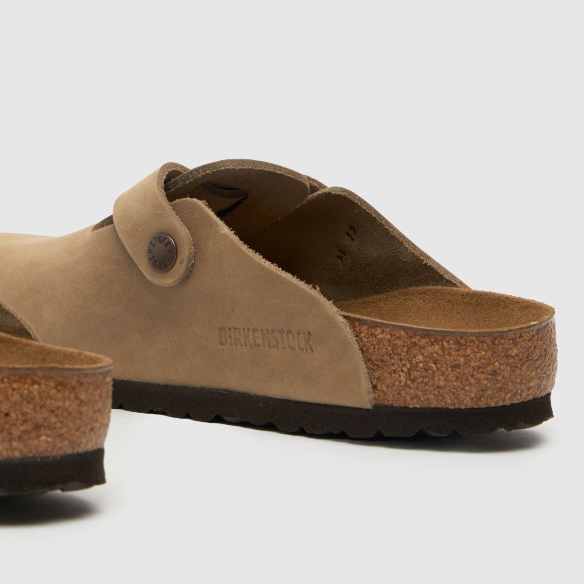 Sandali na nogah z naramnicami BIRKENSTOCK Boston v tobačno rjavi barvi