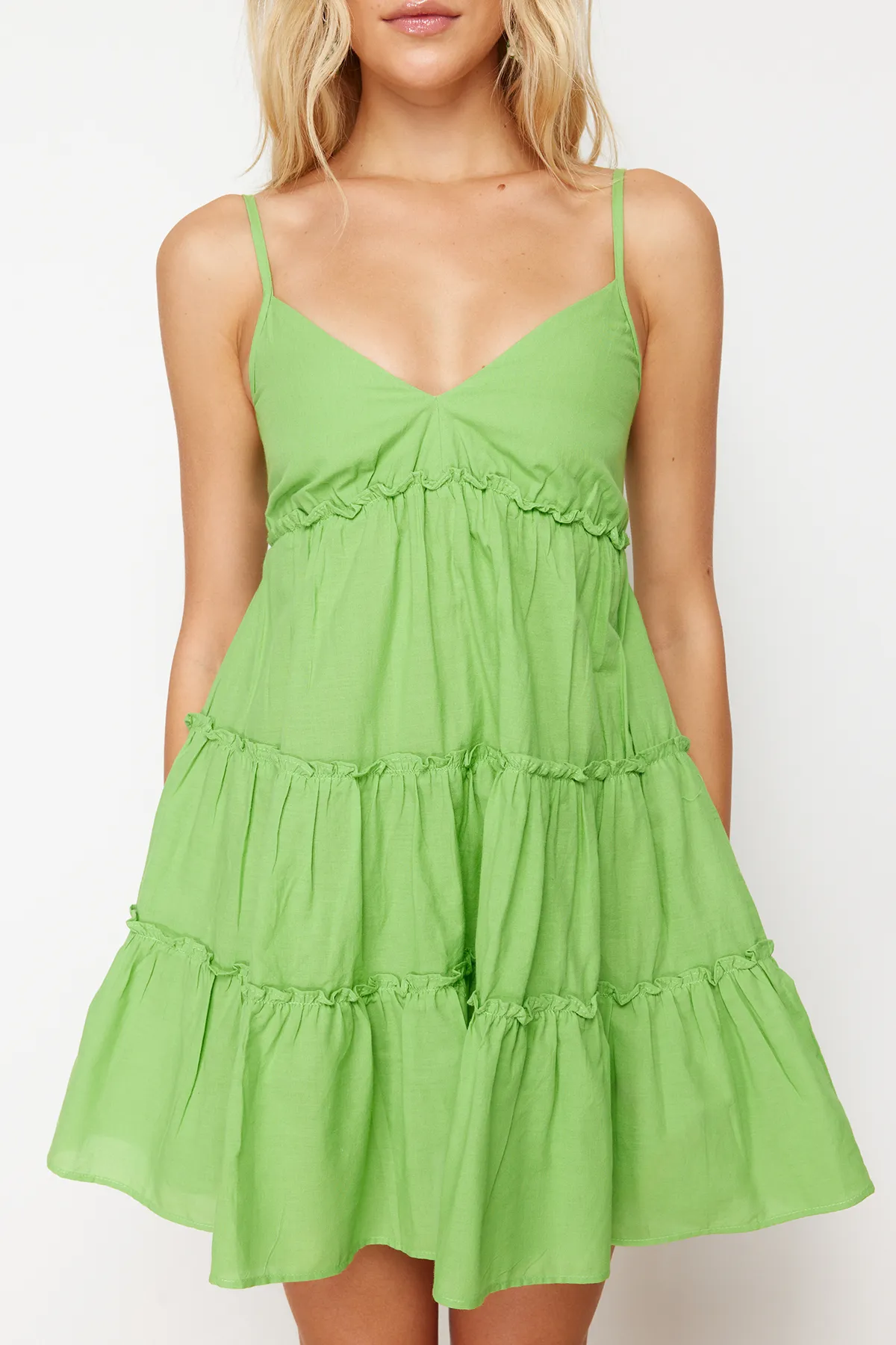 Trendyol Collection  Neongrünes Mini-Strandkleid mit gewebten Rüschen aus 100 % Baumwolle TBESS24EL00069