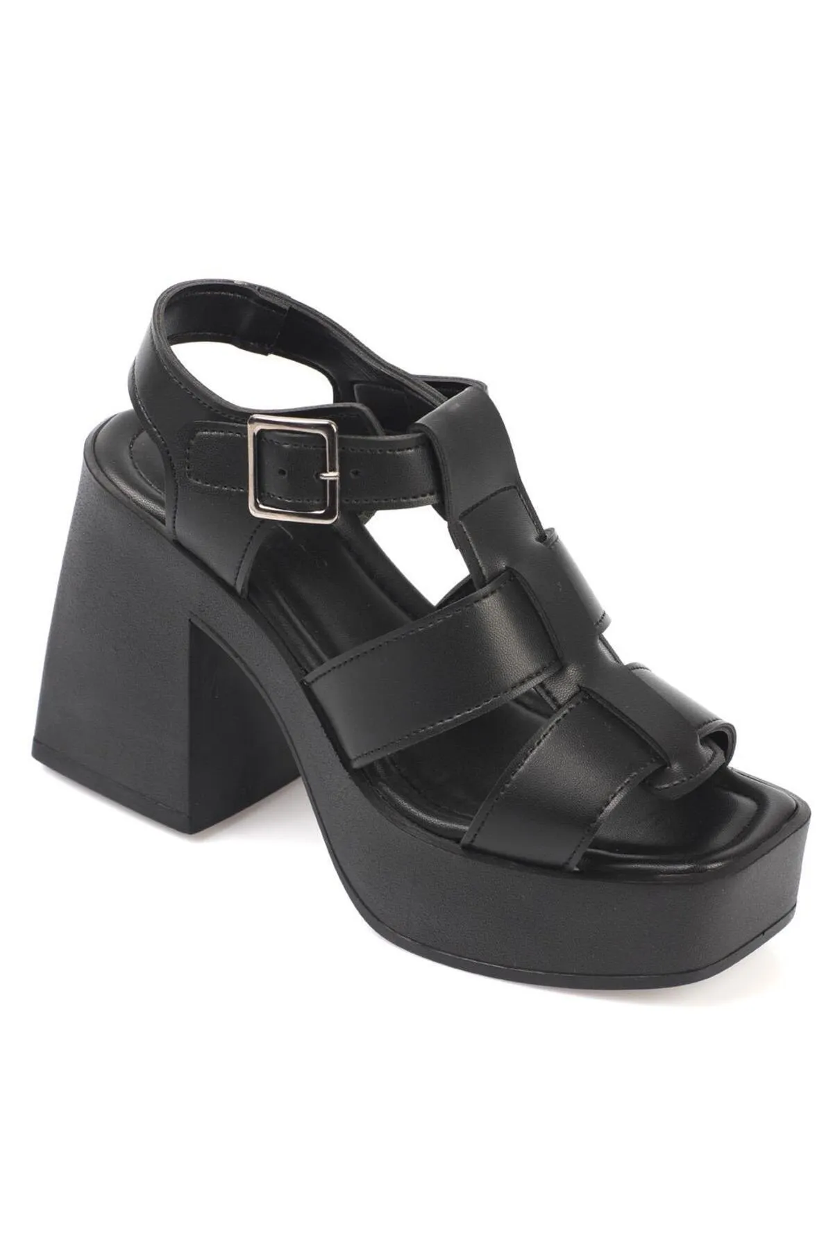 Capone Outfitters  Capone Gladiator-Riemchensandalen mit Plateausohle und flachem Zehenbereich in Schwarz für Damen