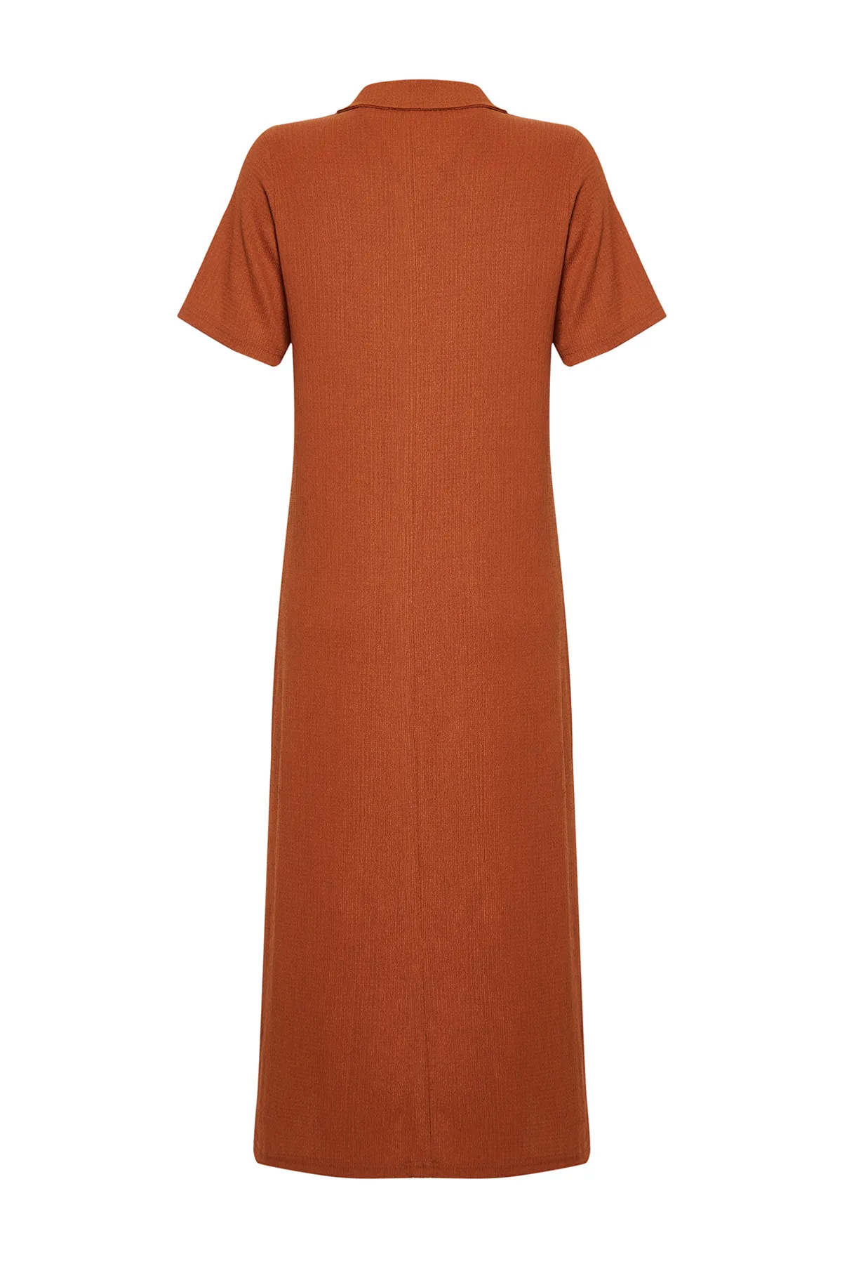 Trendyol Collection  Kurzärmliges Wickel-/strukturiertes Strick-Midikleid mit Zimt-Polokragen TWOSS24EL00478