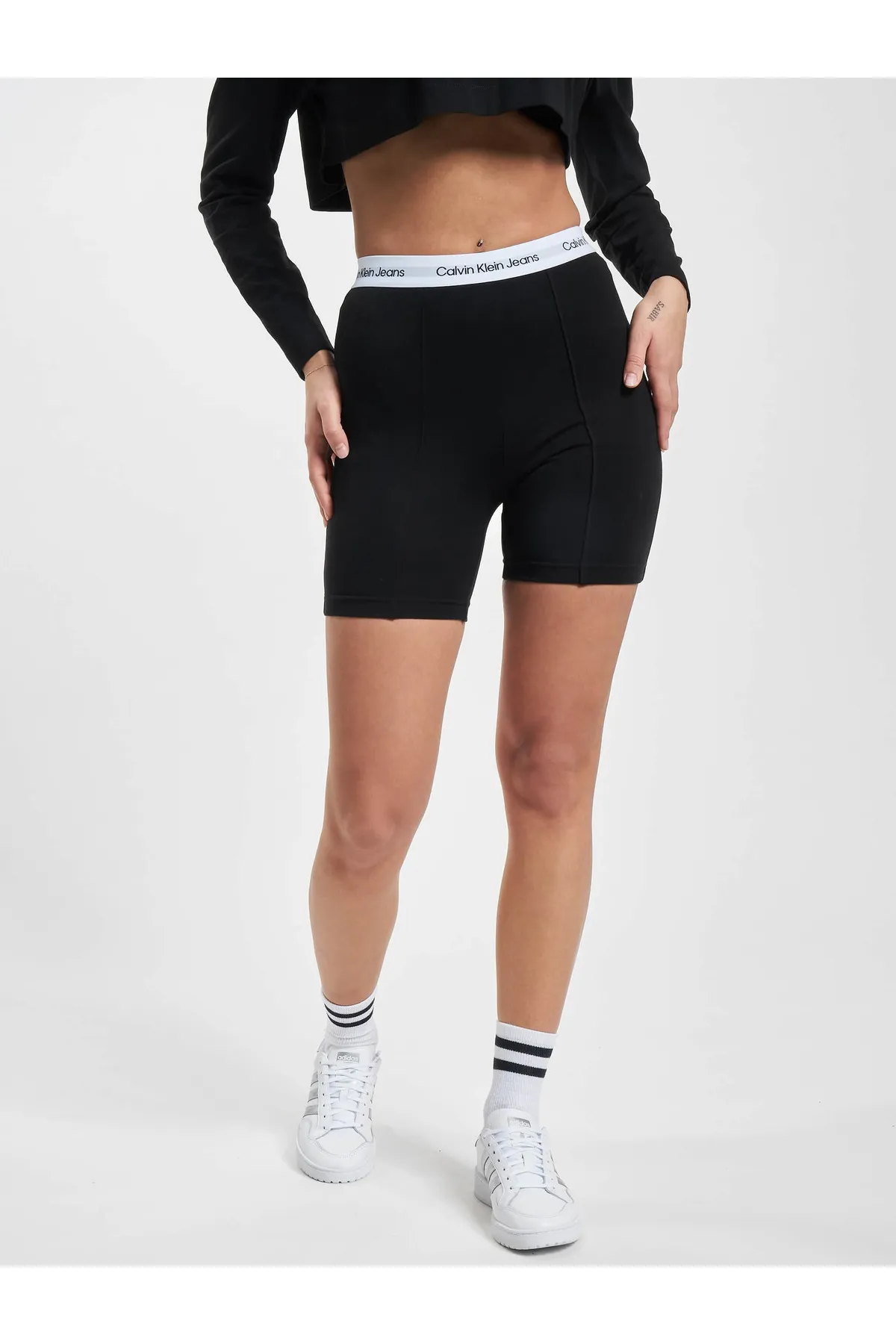 Calvin Klein  Damen Calvin Klein Jeans Wiederholen Sie Logo Milano Radfahren Shorts