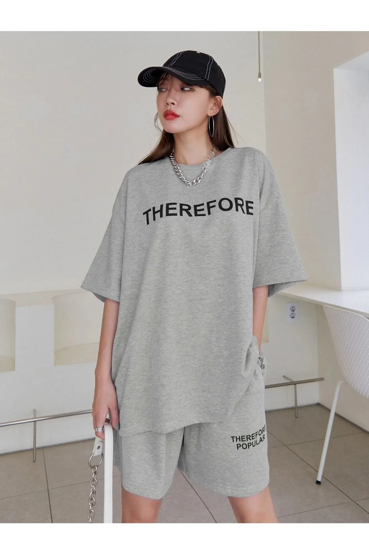 Know  Graues, bedrucktes Oversize-Shorts-Set für Damen