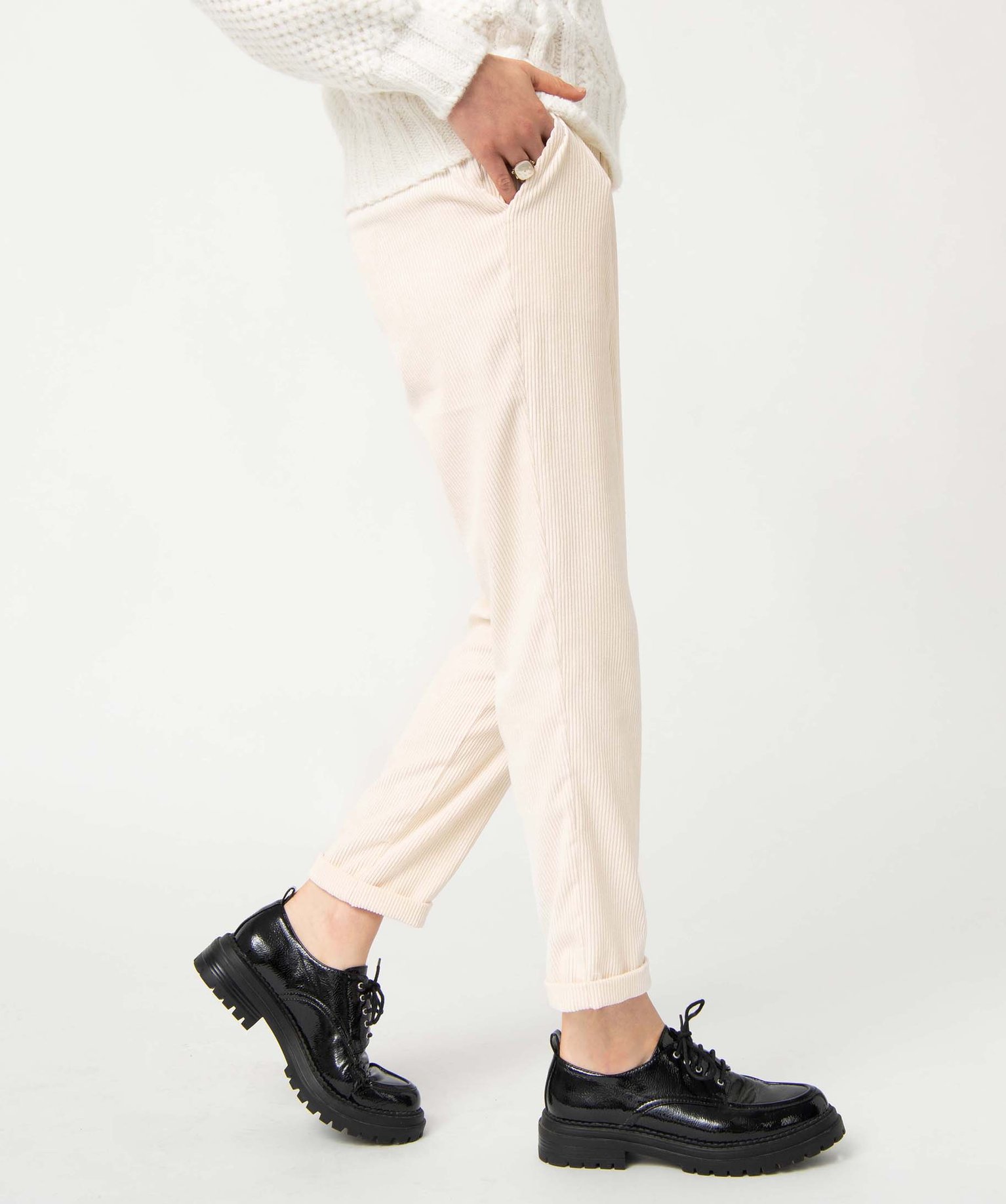 Pantalon femme en velours ctelé coupe large ecru | GEMO