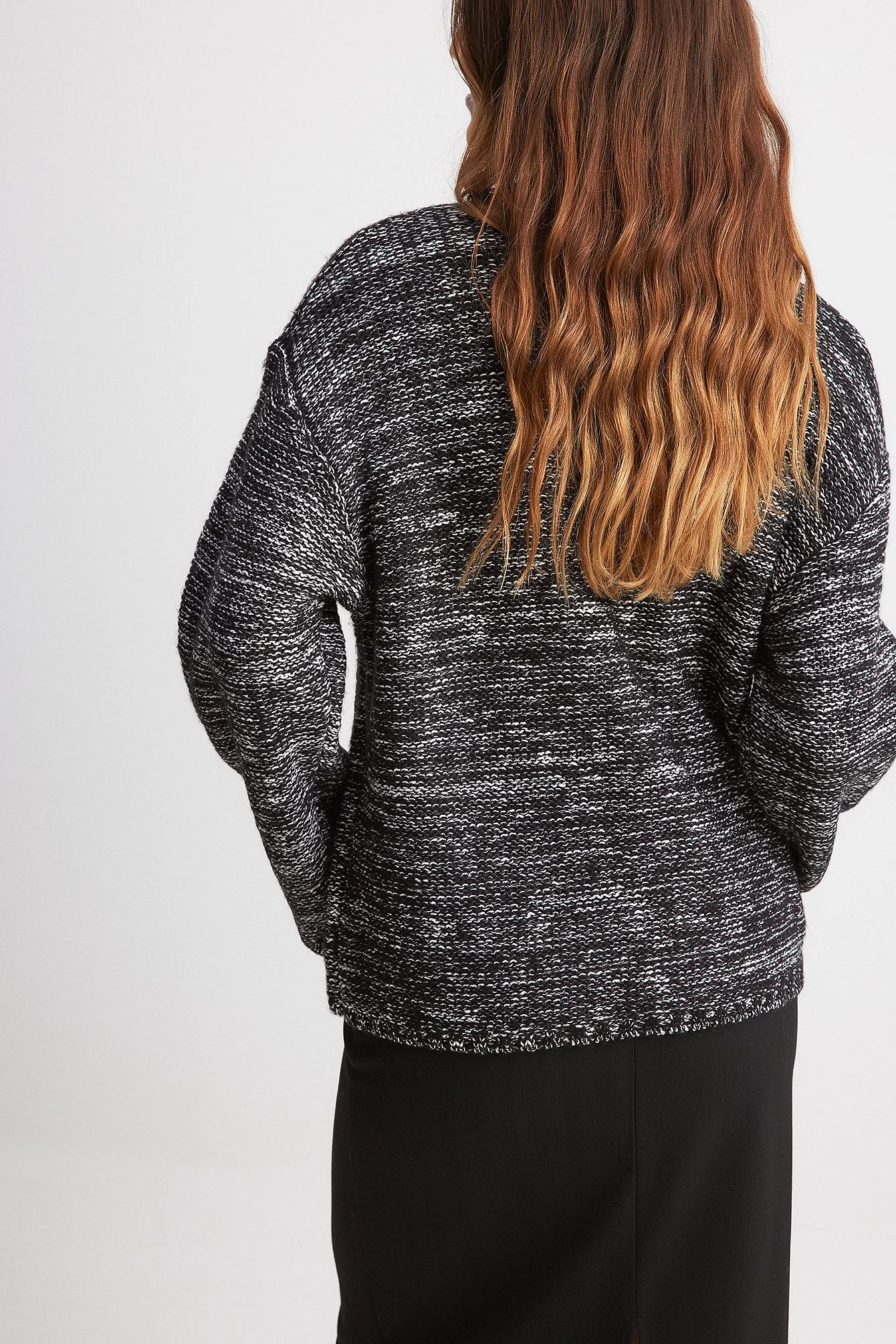 Hochgeschnittener Melange-Strickpullover