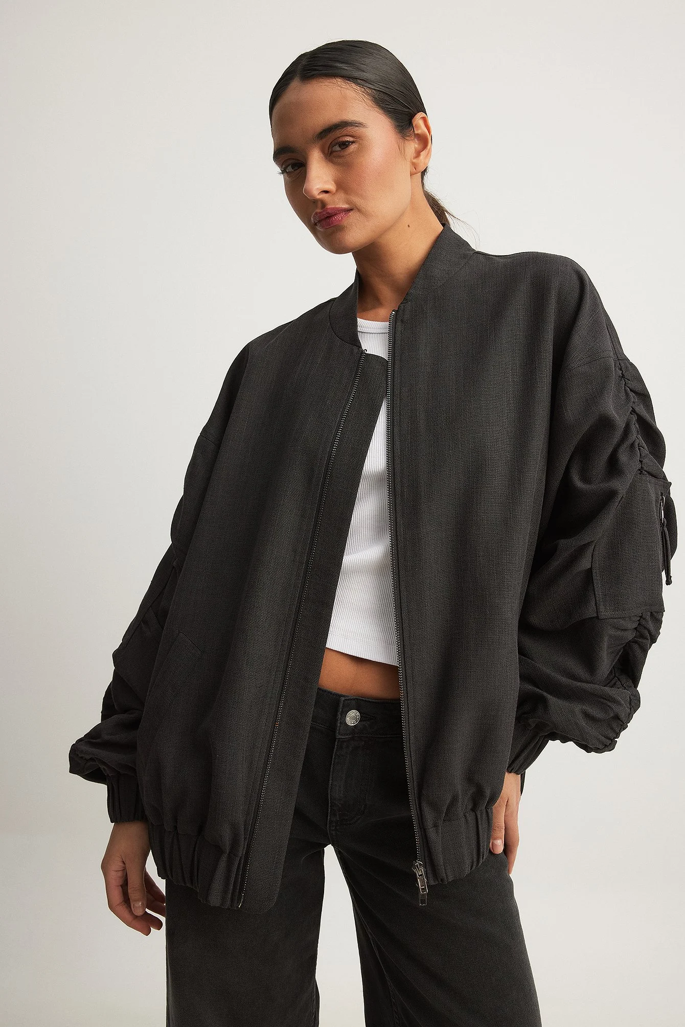 Oversize-Bomberjacke mit langen Ärmeln