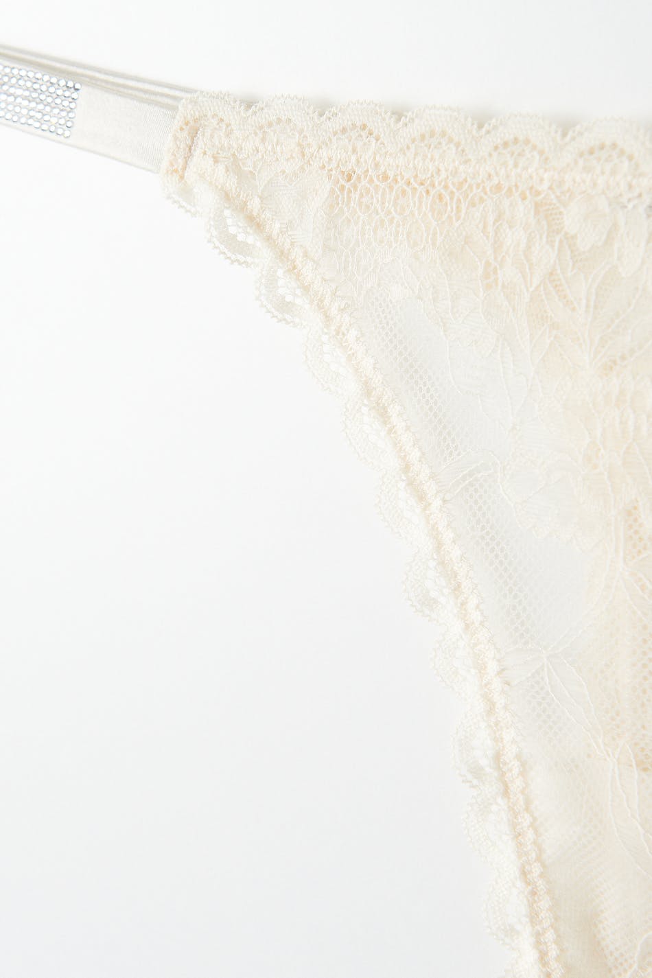 Chrissy lace thong