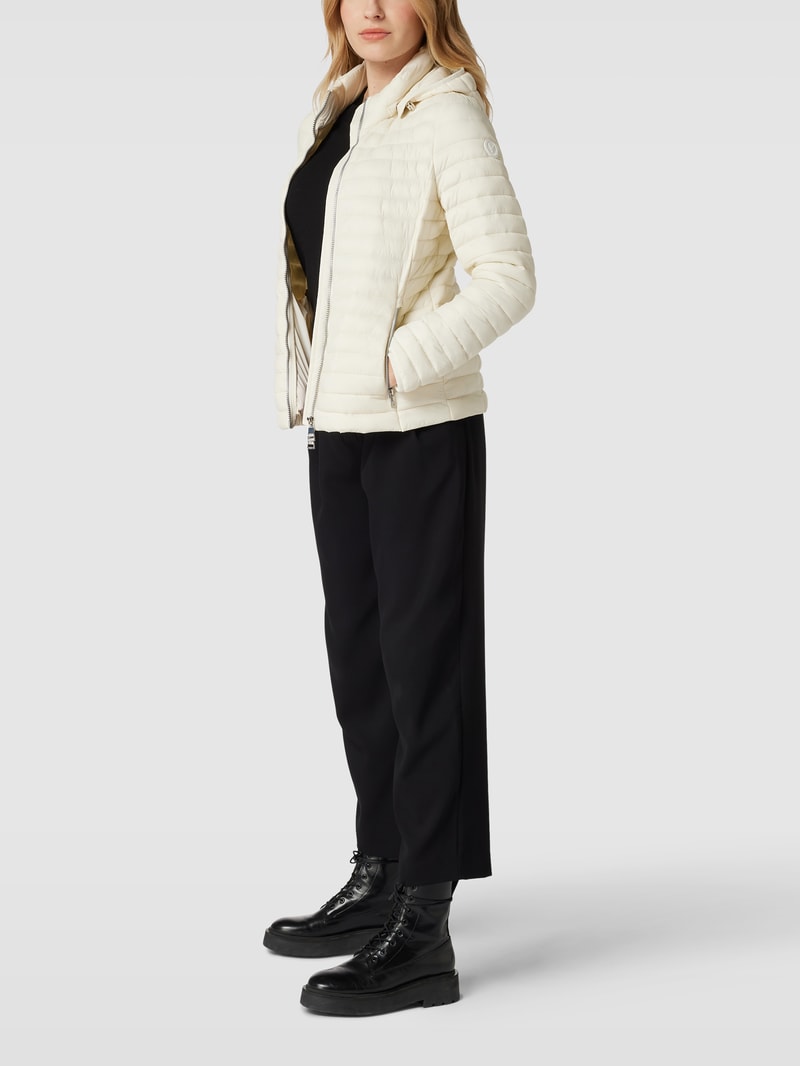 Steppjacke mit Label-Patch und abnehmbarer Kapuze in offwhite