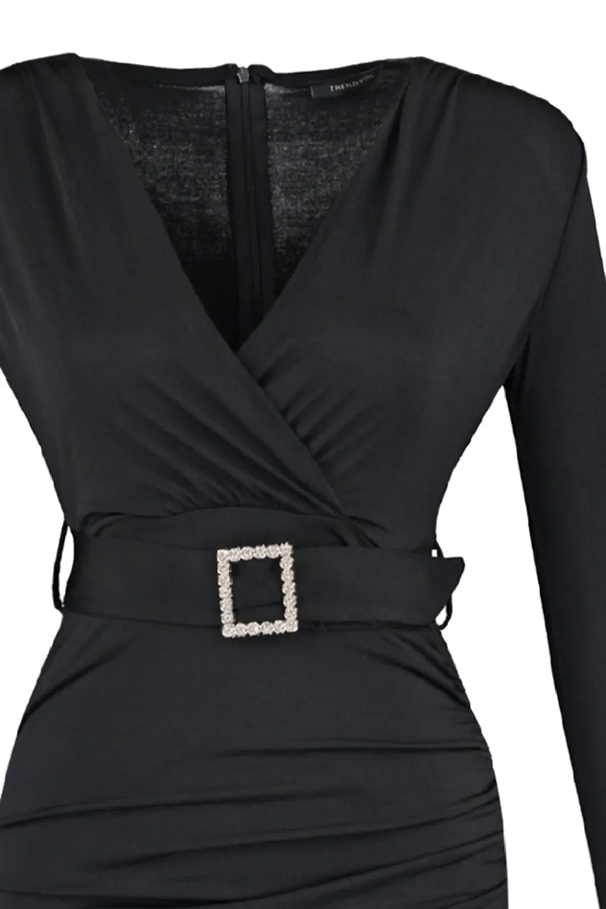 Trendyol Collection  Schwarzes, gestricktes, elegantes Abendkleid mit Gürtel TPRAW23EL00160