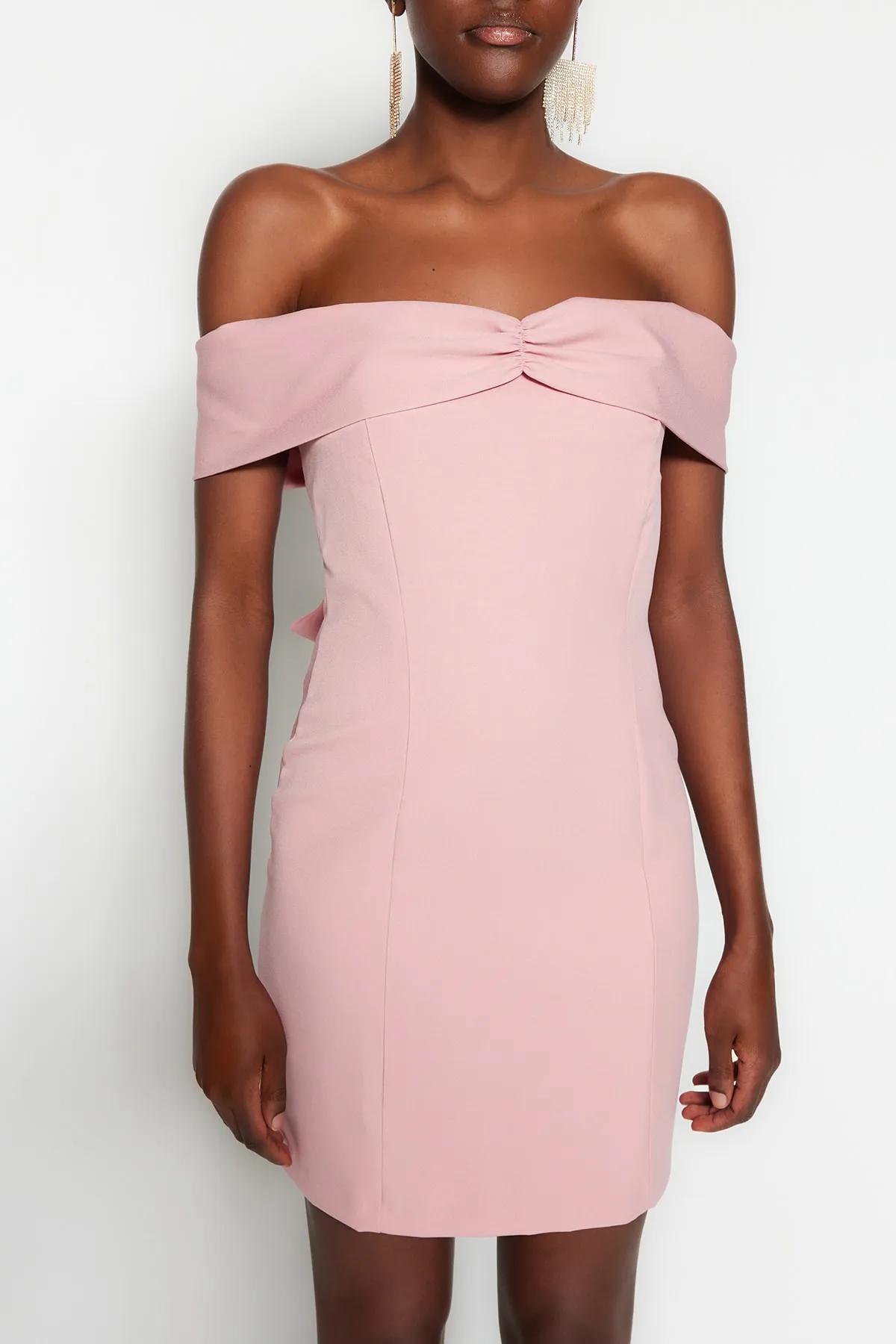 Trendyol Collection  Abendkleid mit gewebtem Latz und Puderfutter TPRSS23EL00348