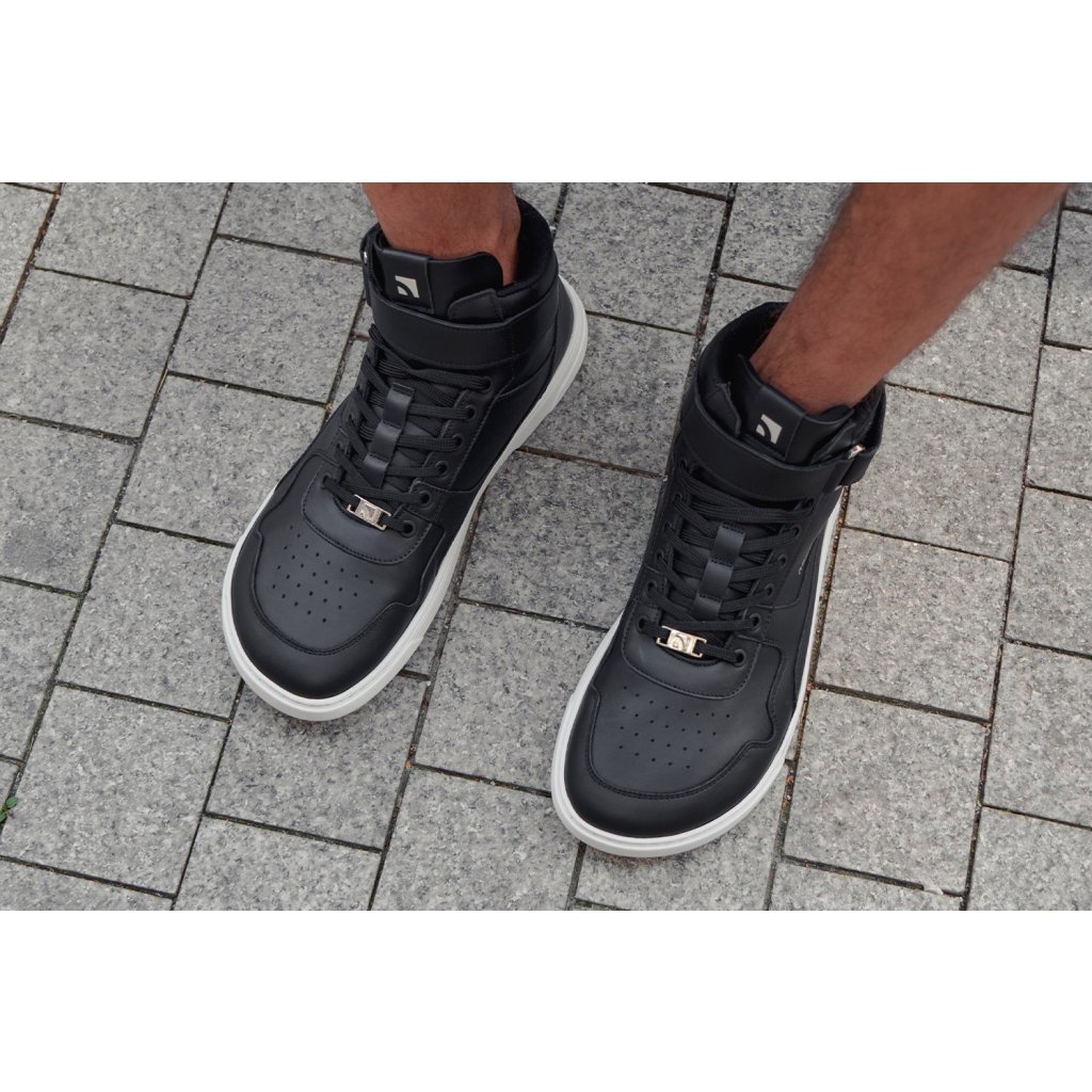 Be Lenka Barebarics Zing High Top Black White knöchelhohe Barfußsneakers
