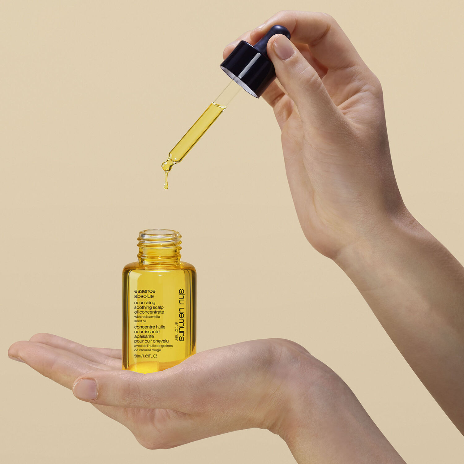 Shu Uemura Essence Absolue Concentré Huile Nourrissante Apaisante pour Cuir Chevelu