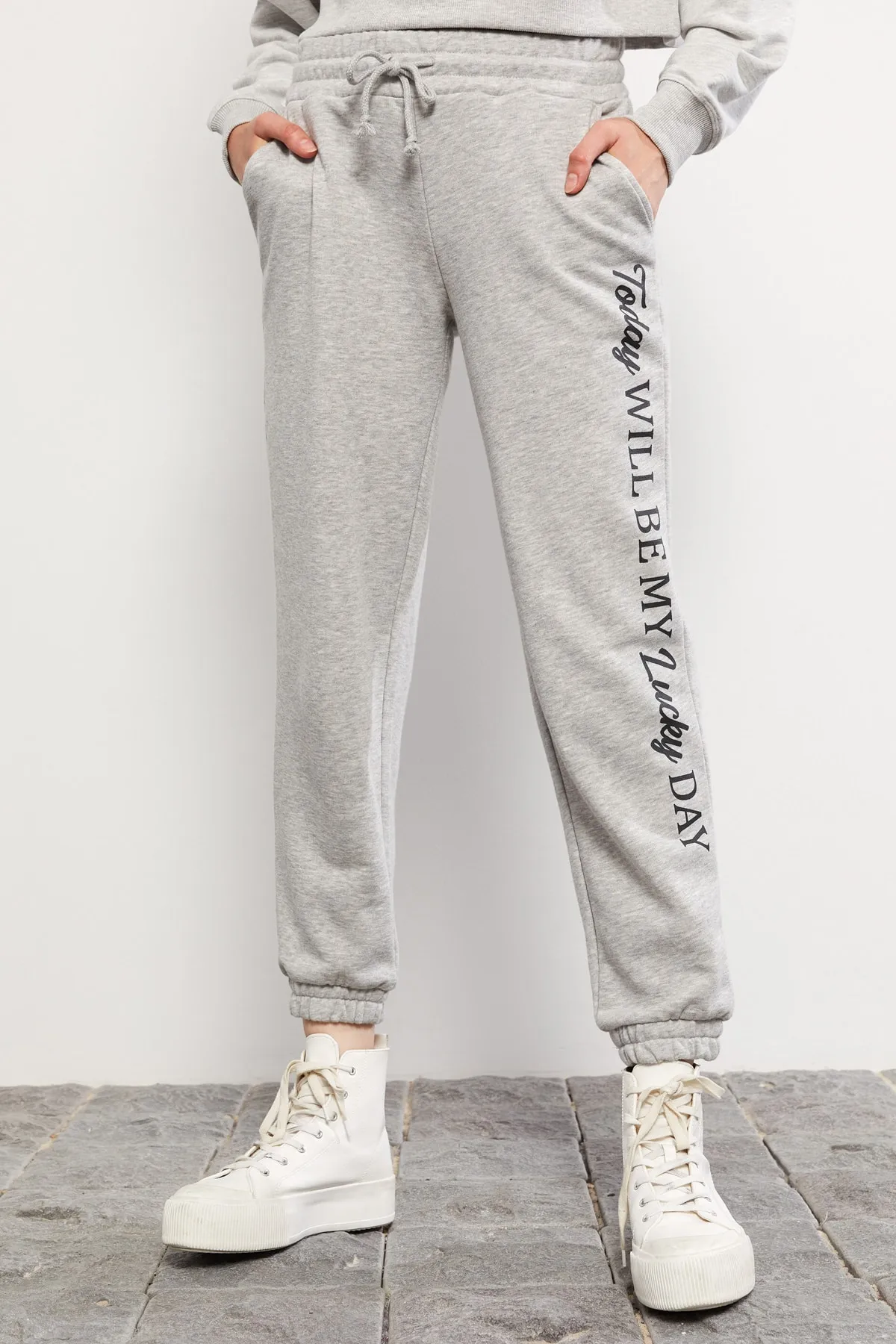 LC Waikiki  Jogginghose - Grau - Relaxed