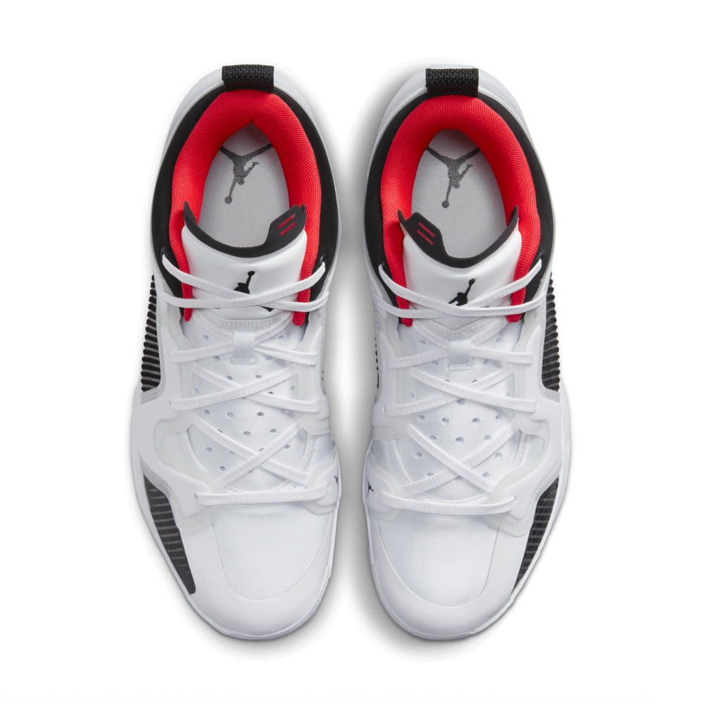 NIKE JORDAN XXXVII Low 37 DQ4122-100 / weiss