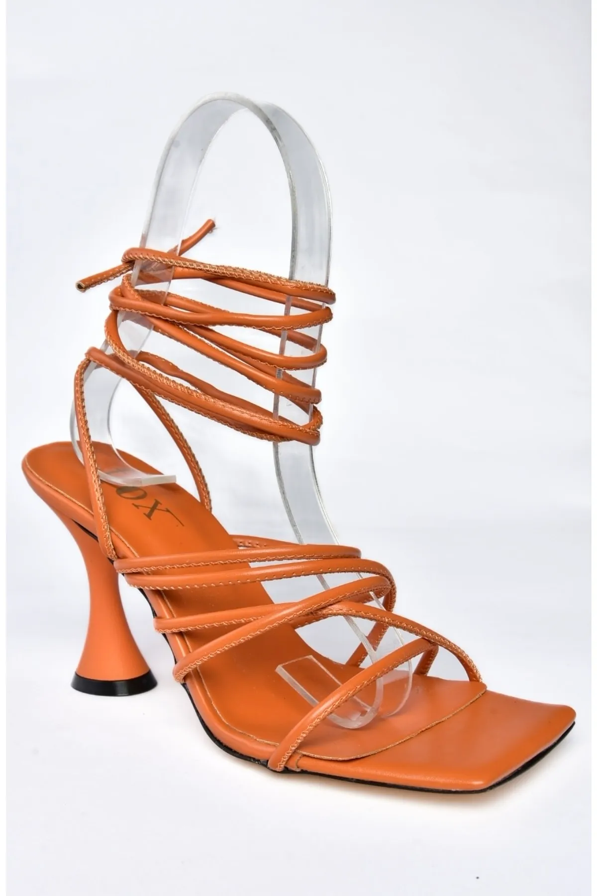 Fox Shoes  Orangefarbene Damenschuhe mit Knöchelriemen und hohem Absatz M369543409