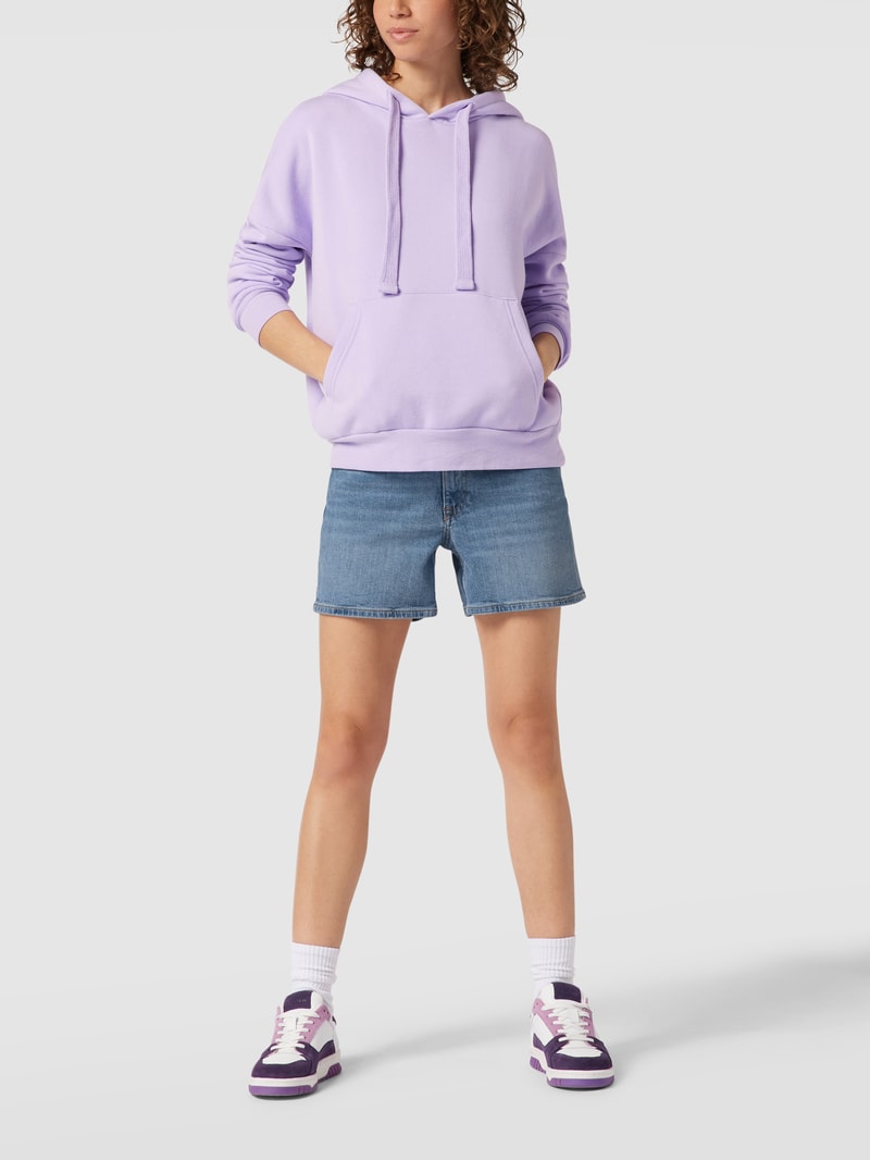 Jeansshorts mit Logo-Stitching in hellblau