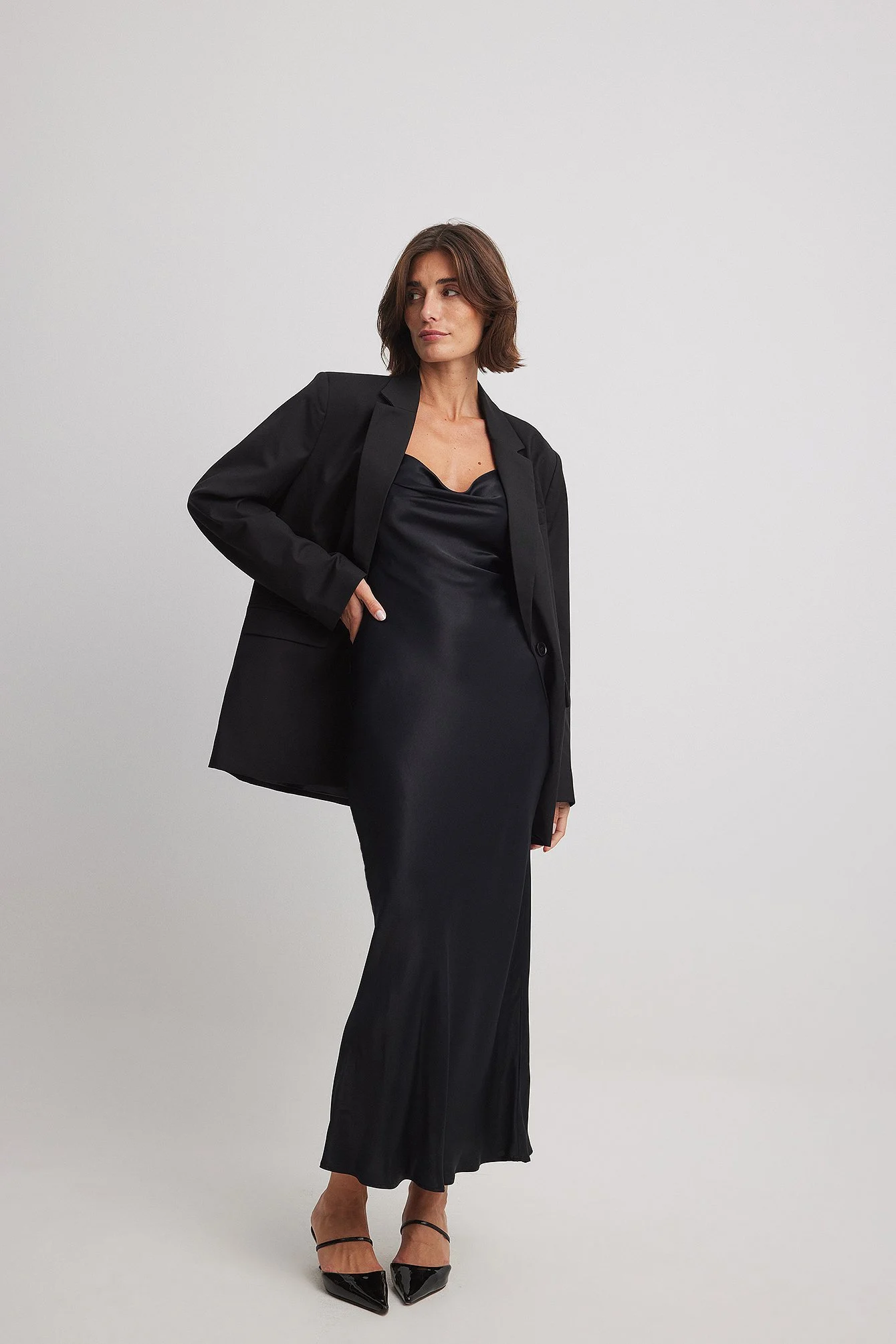 Midi-Slipkleid mit Wasserfallausschnitt